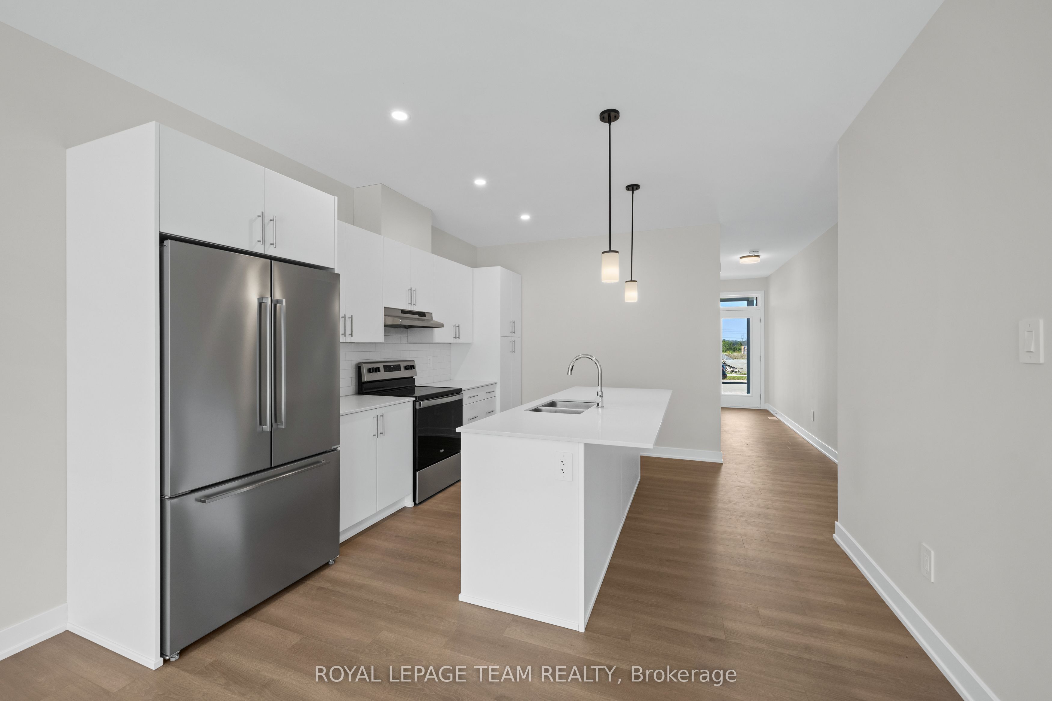 1068 Dobbie Street Property Photo 14
