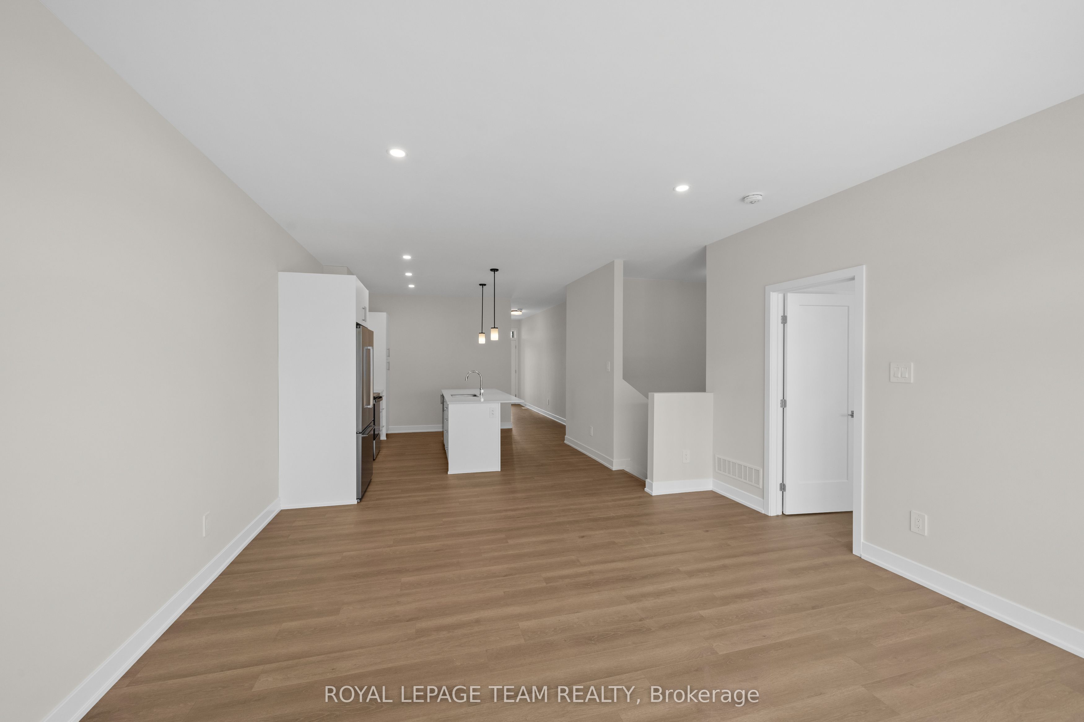 1068 Dobbie Street Property Photo 18