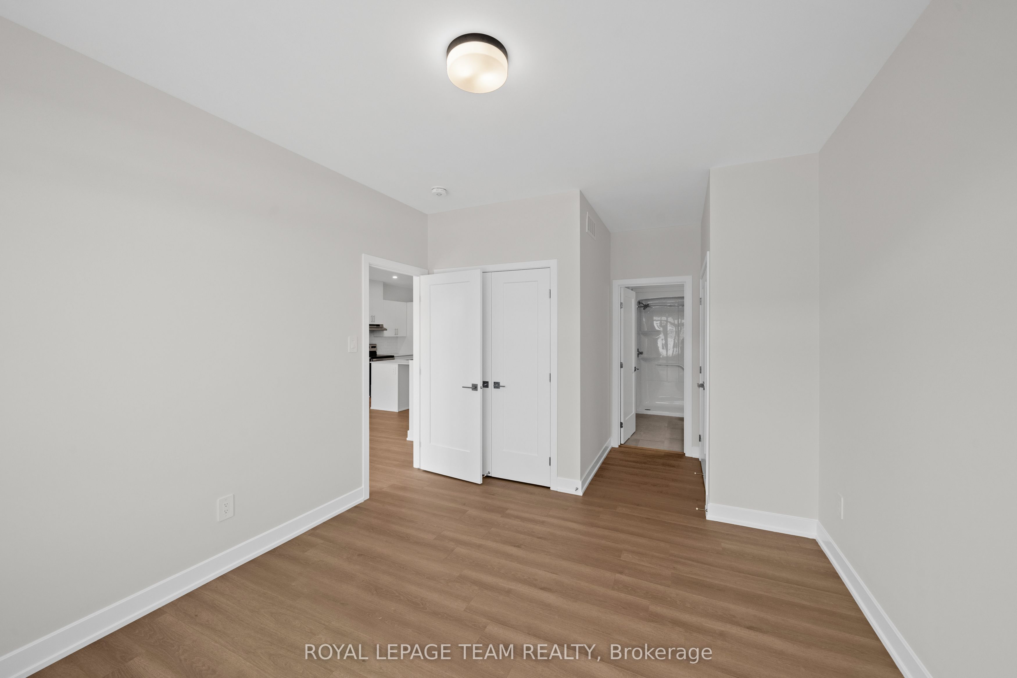 1068 Dobbie Street Property Photo 21