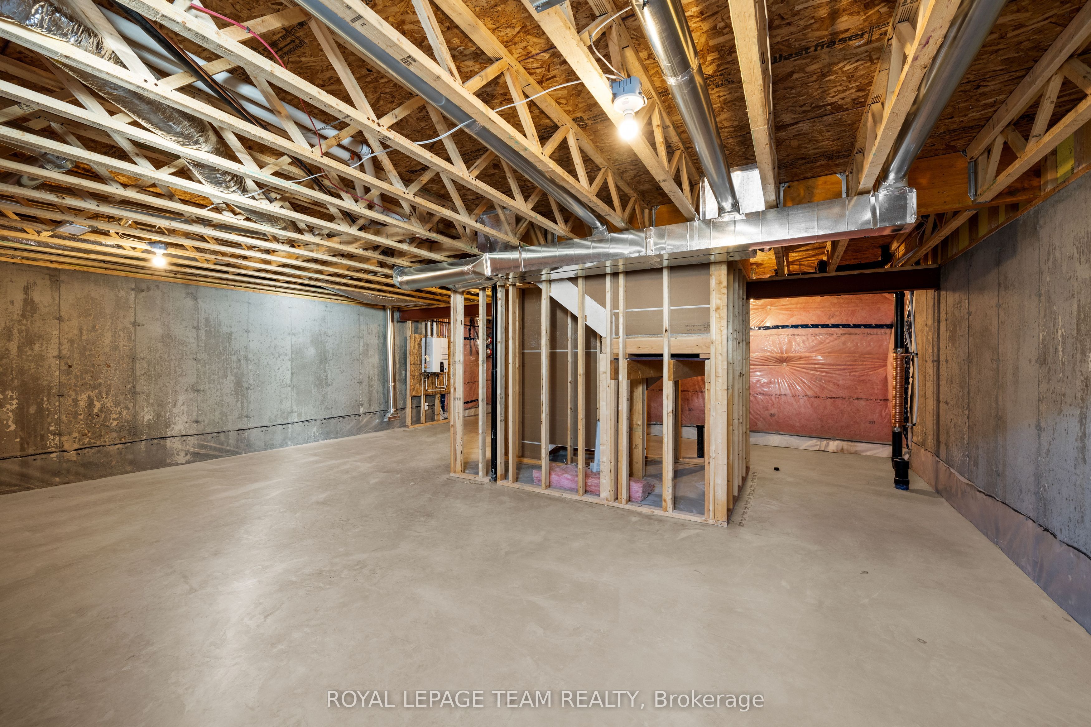 1068 Dobbie Street Property Photo 27
