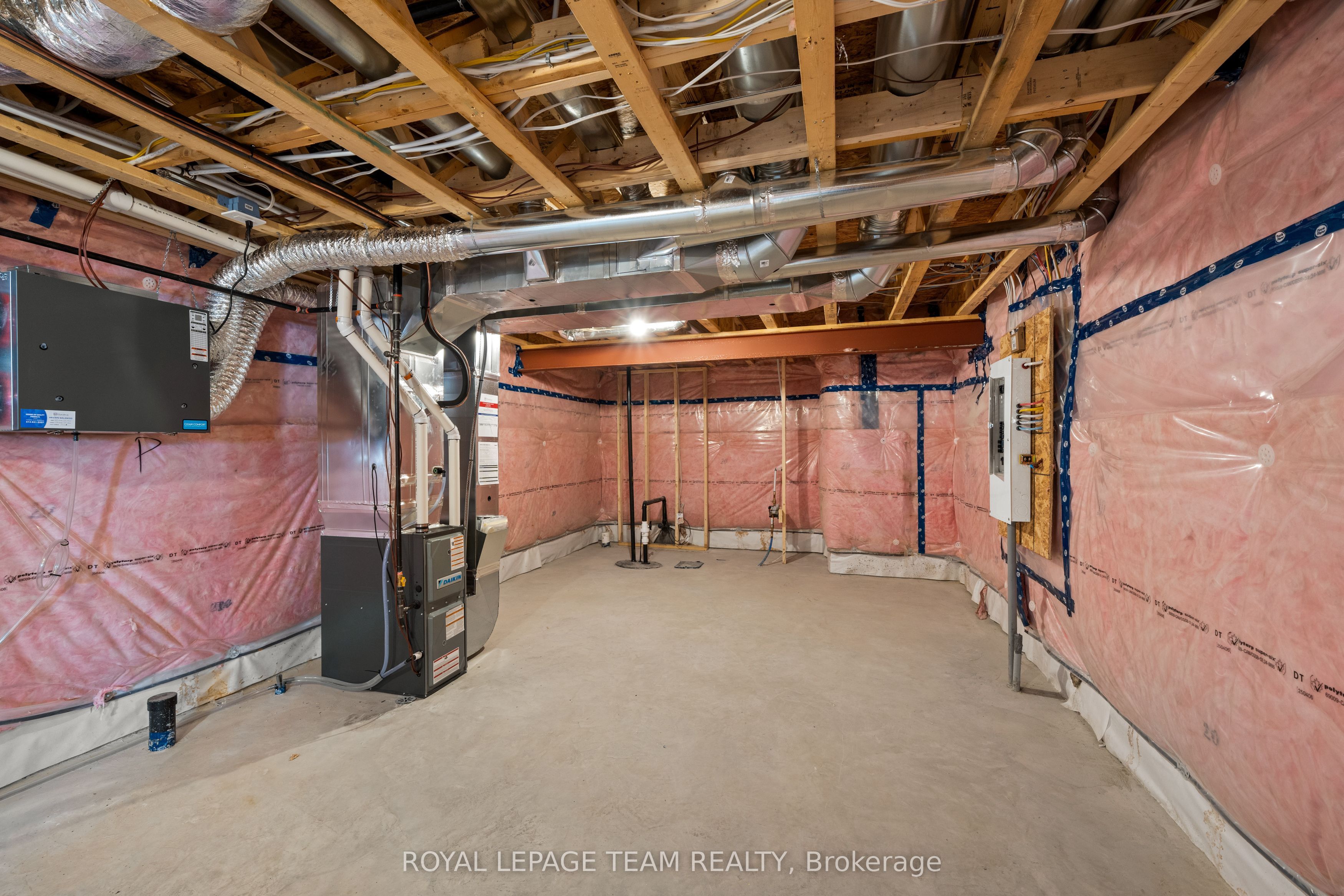 1068 Dobbie Street Property Photo 28
