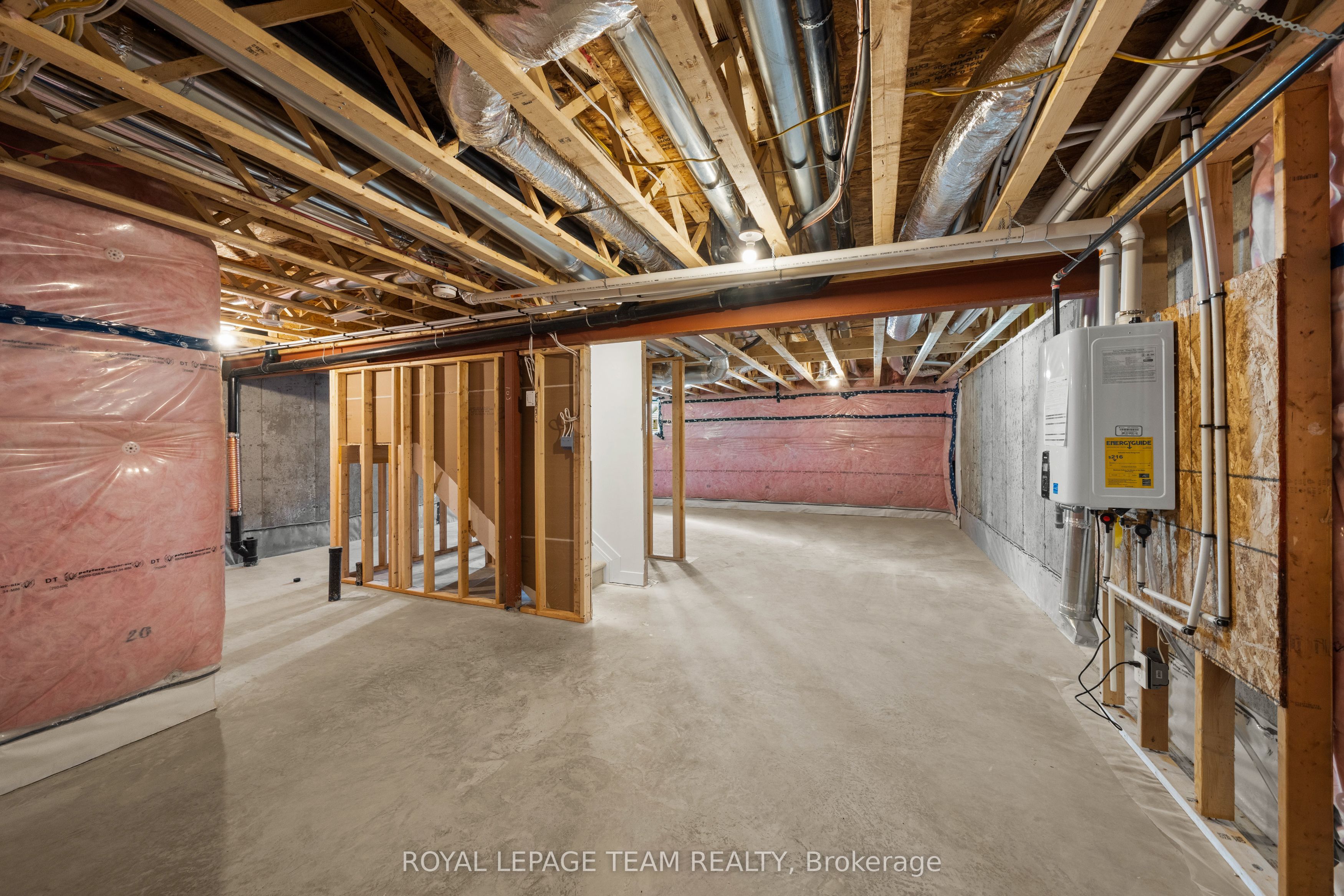 1068 Dobbie Street Property Photo 29