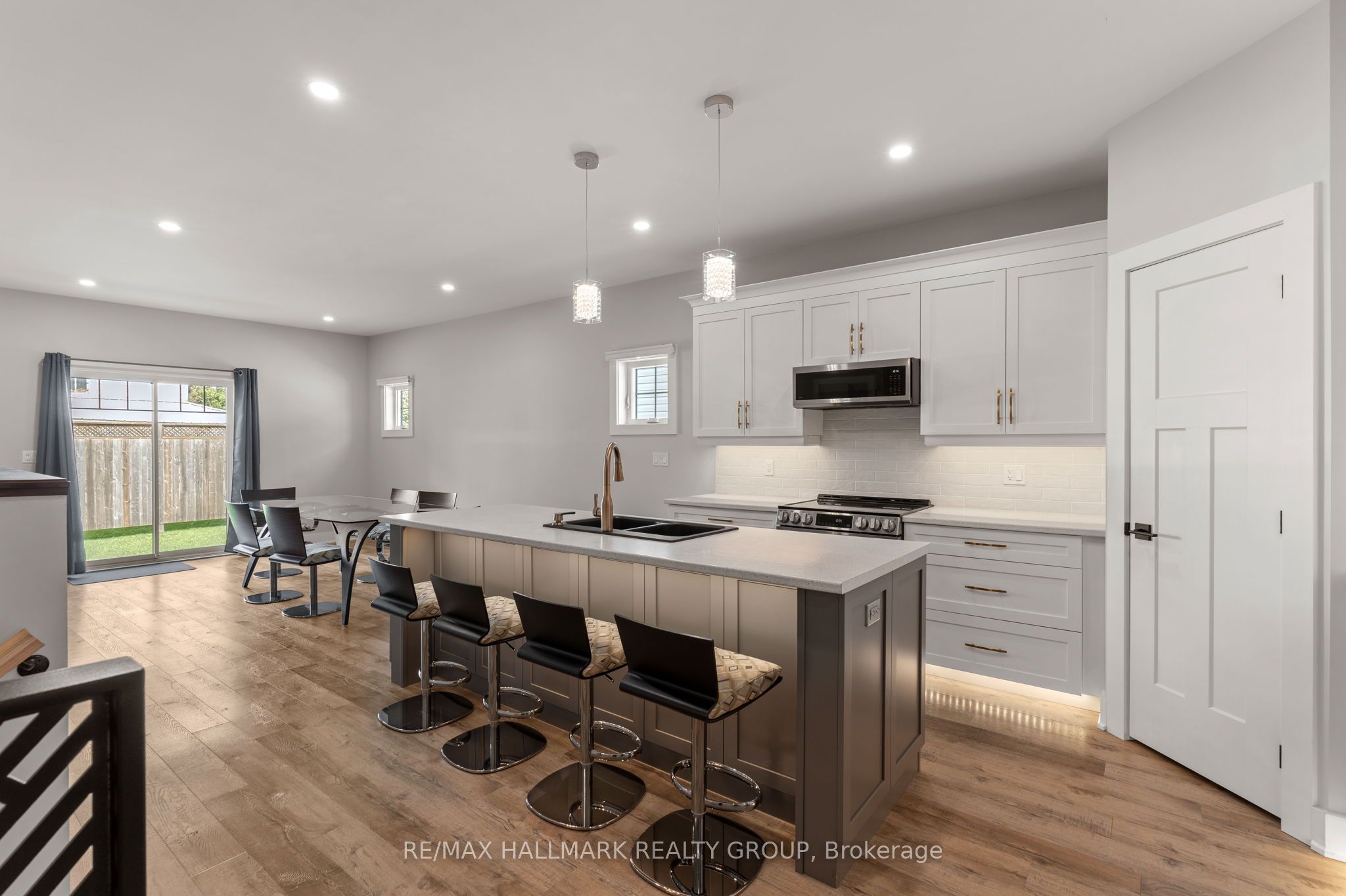 58 Adelaide Street Property Photo 10