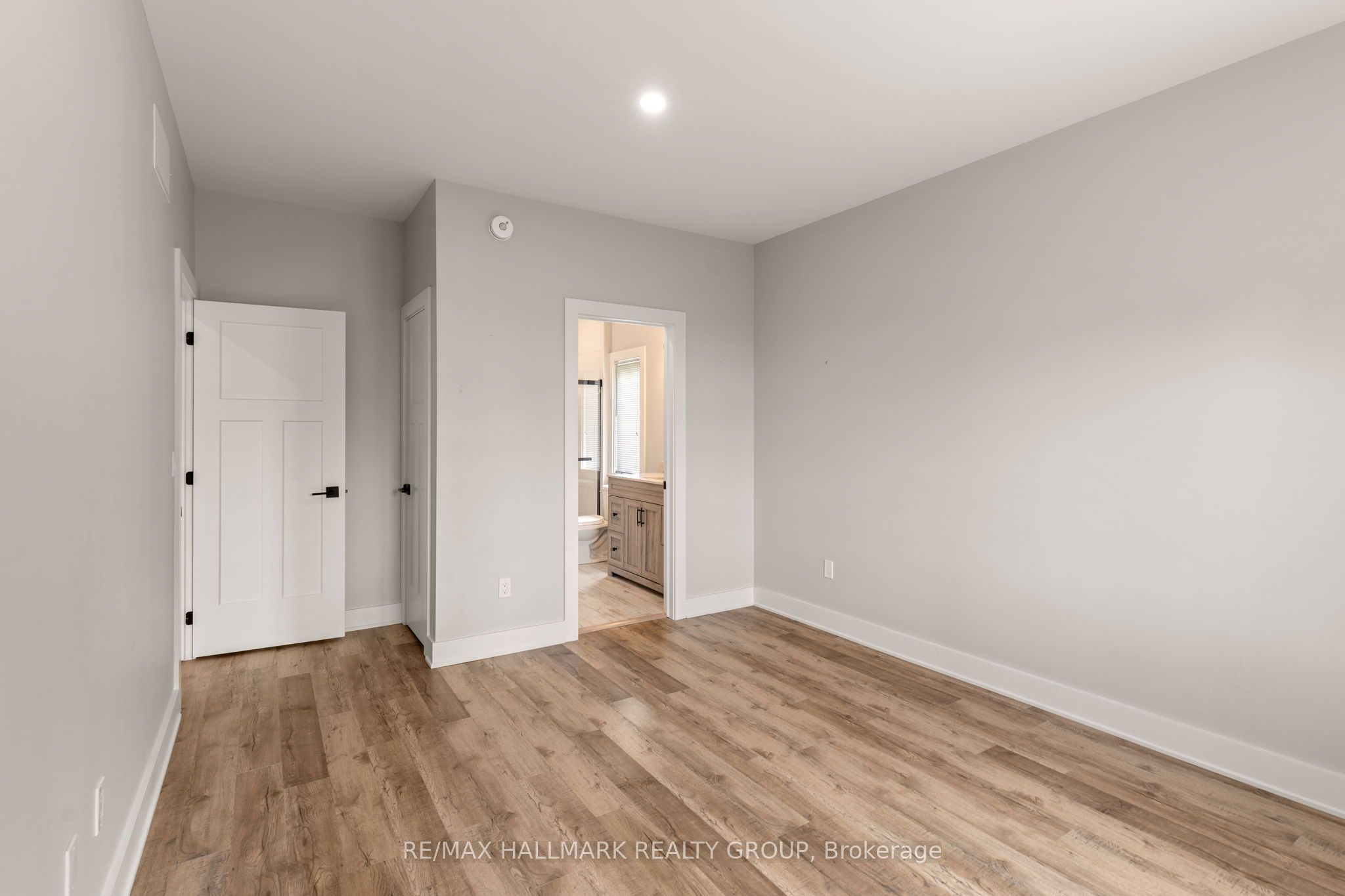 58 Adelaide Street Property Photo 30