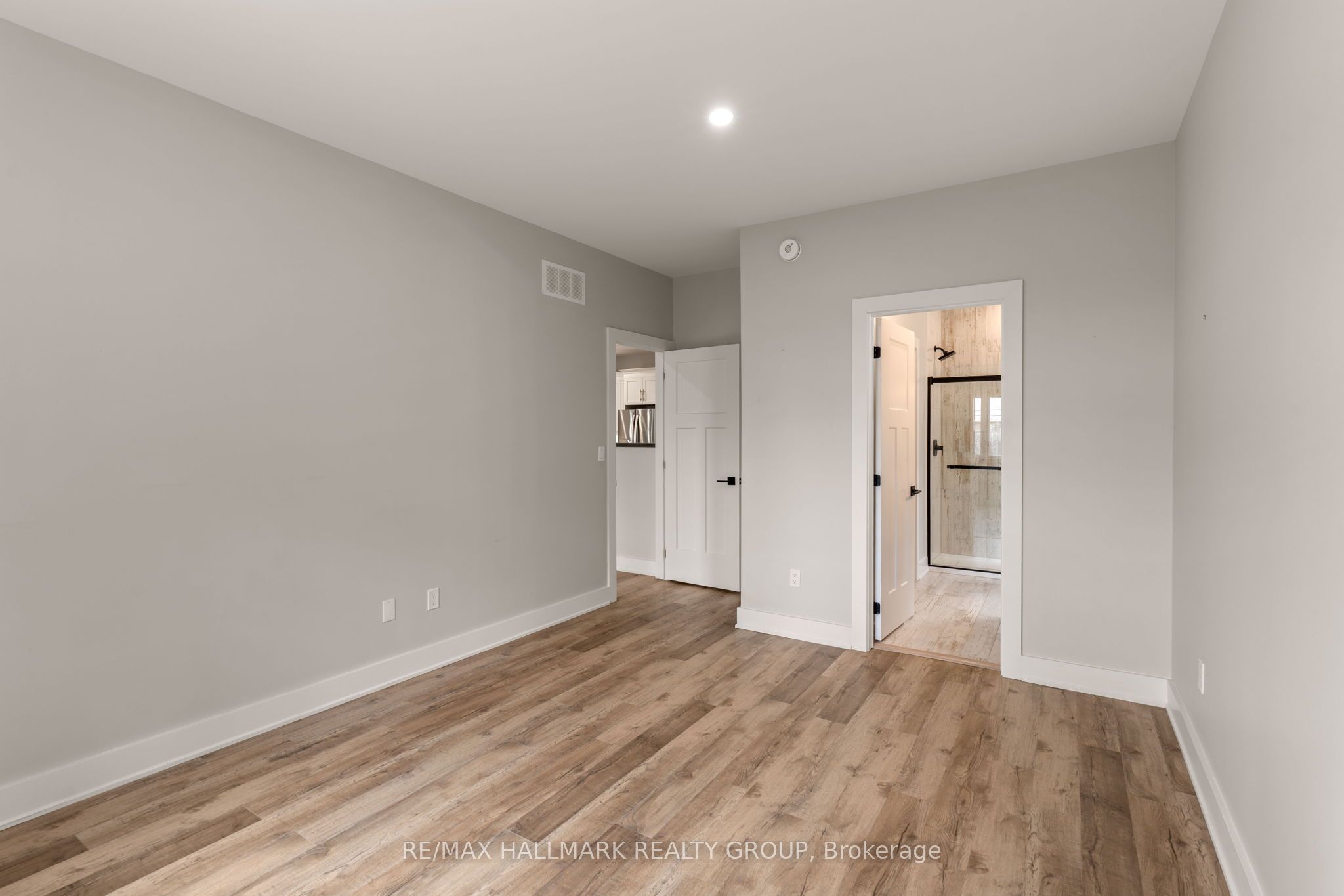 58 Adelaide Street Property Photo 32