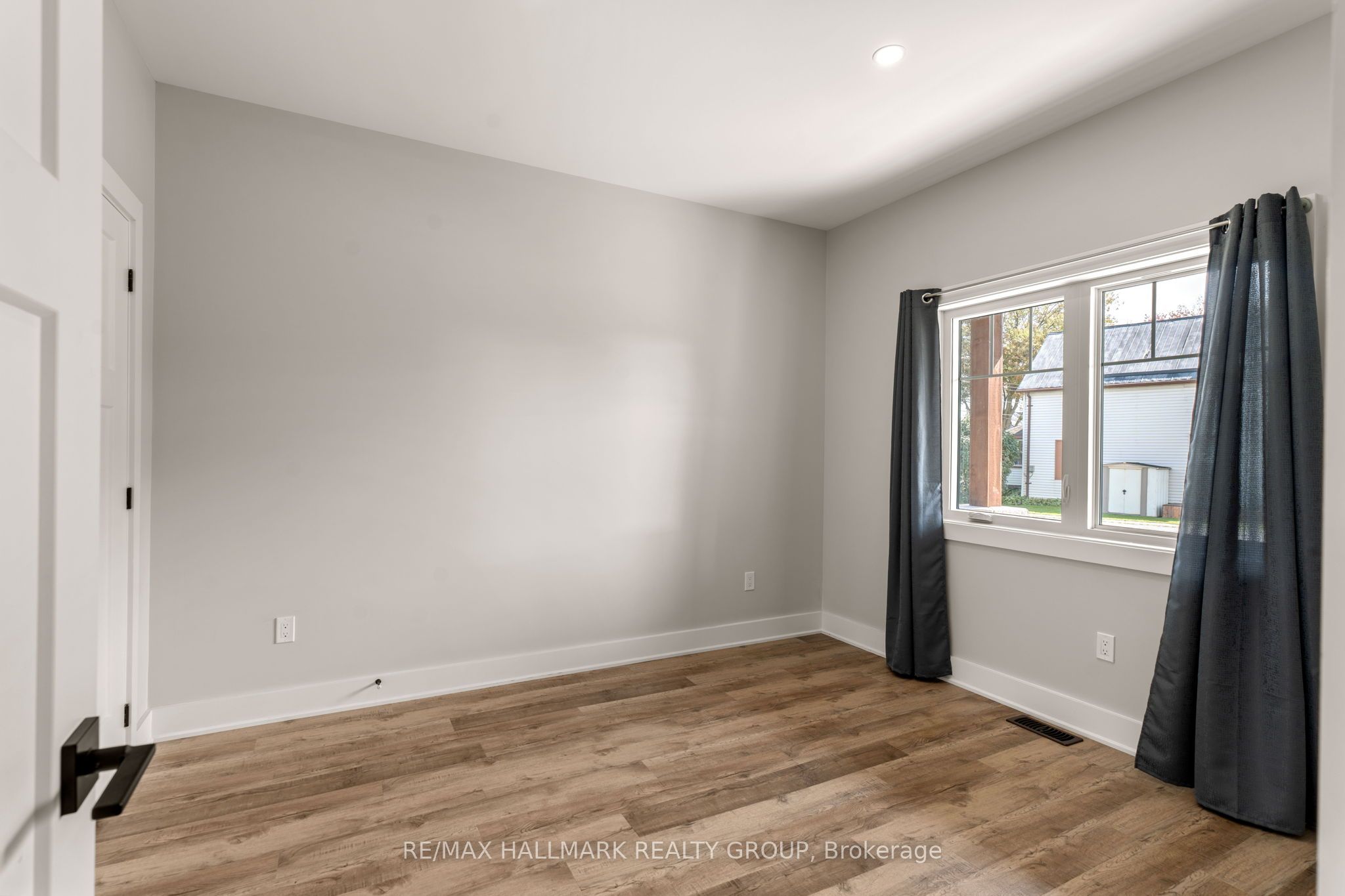 58 Adelaide Street Property Photo 36