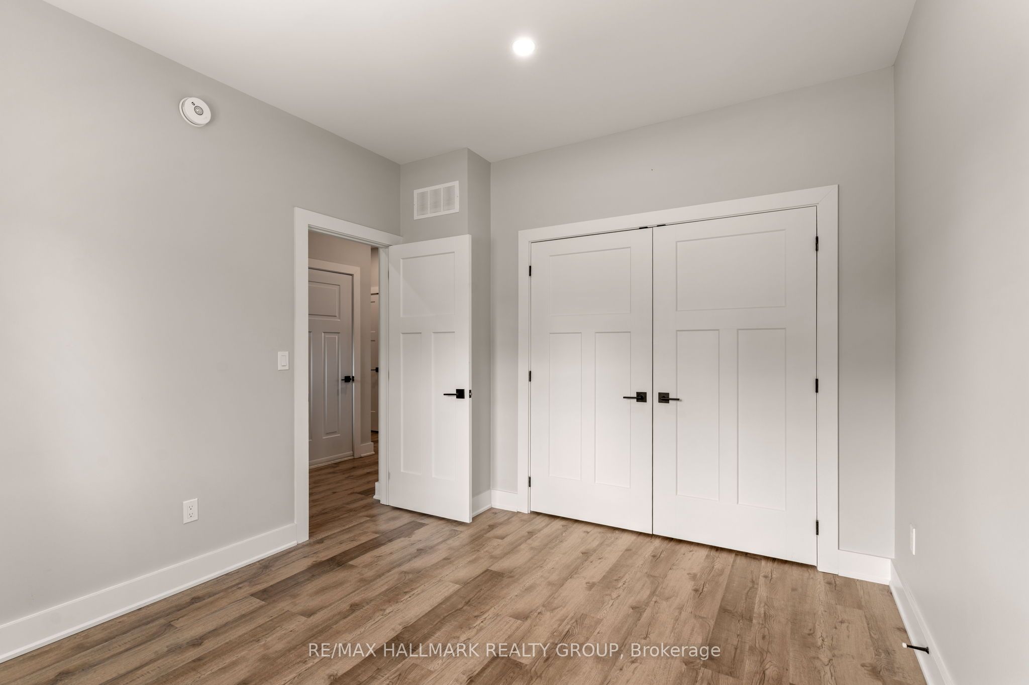 58 Adelaide Street Property Photo 37