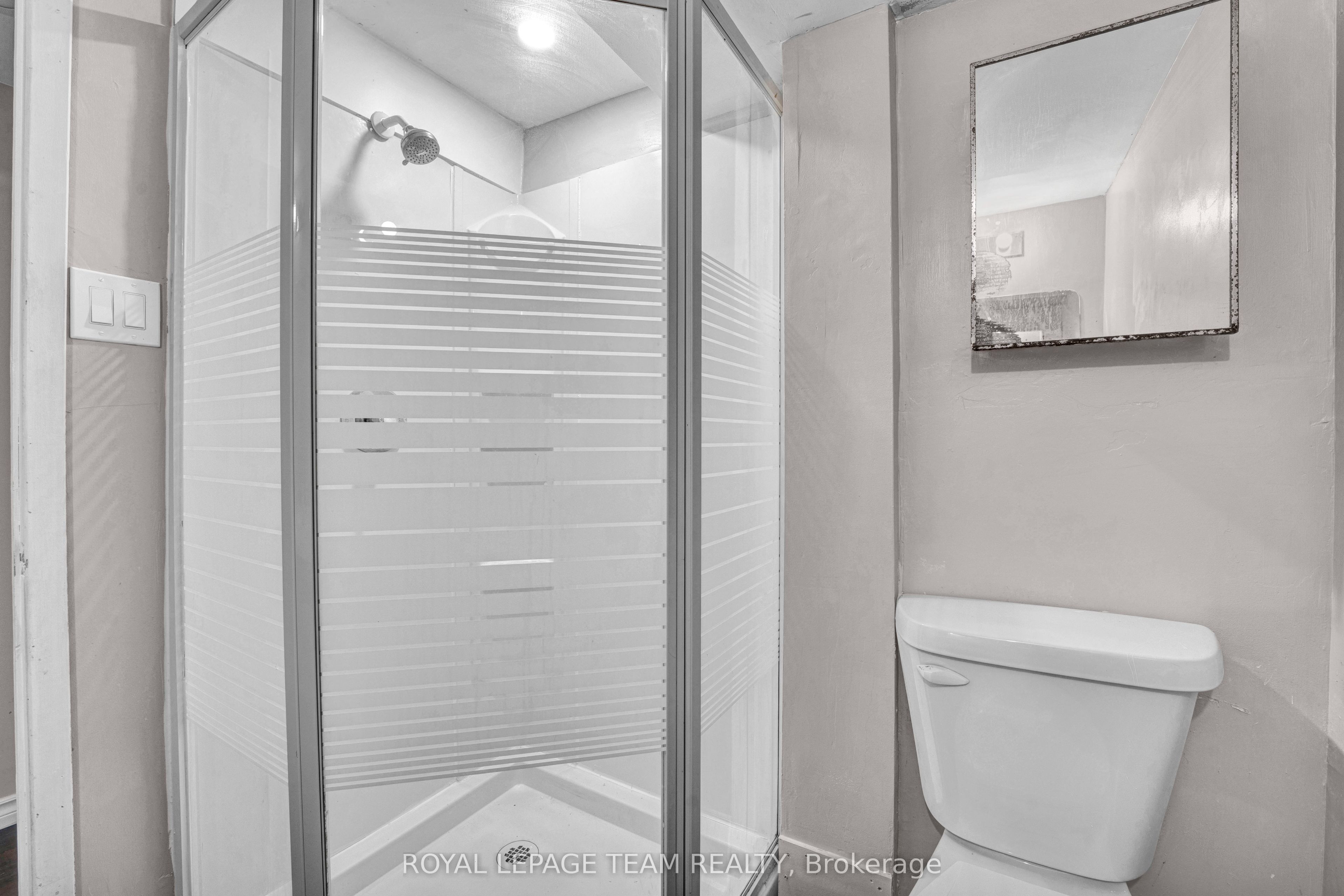 101 Country Lane W Property Photo 34