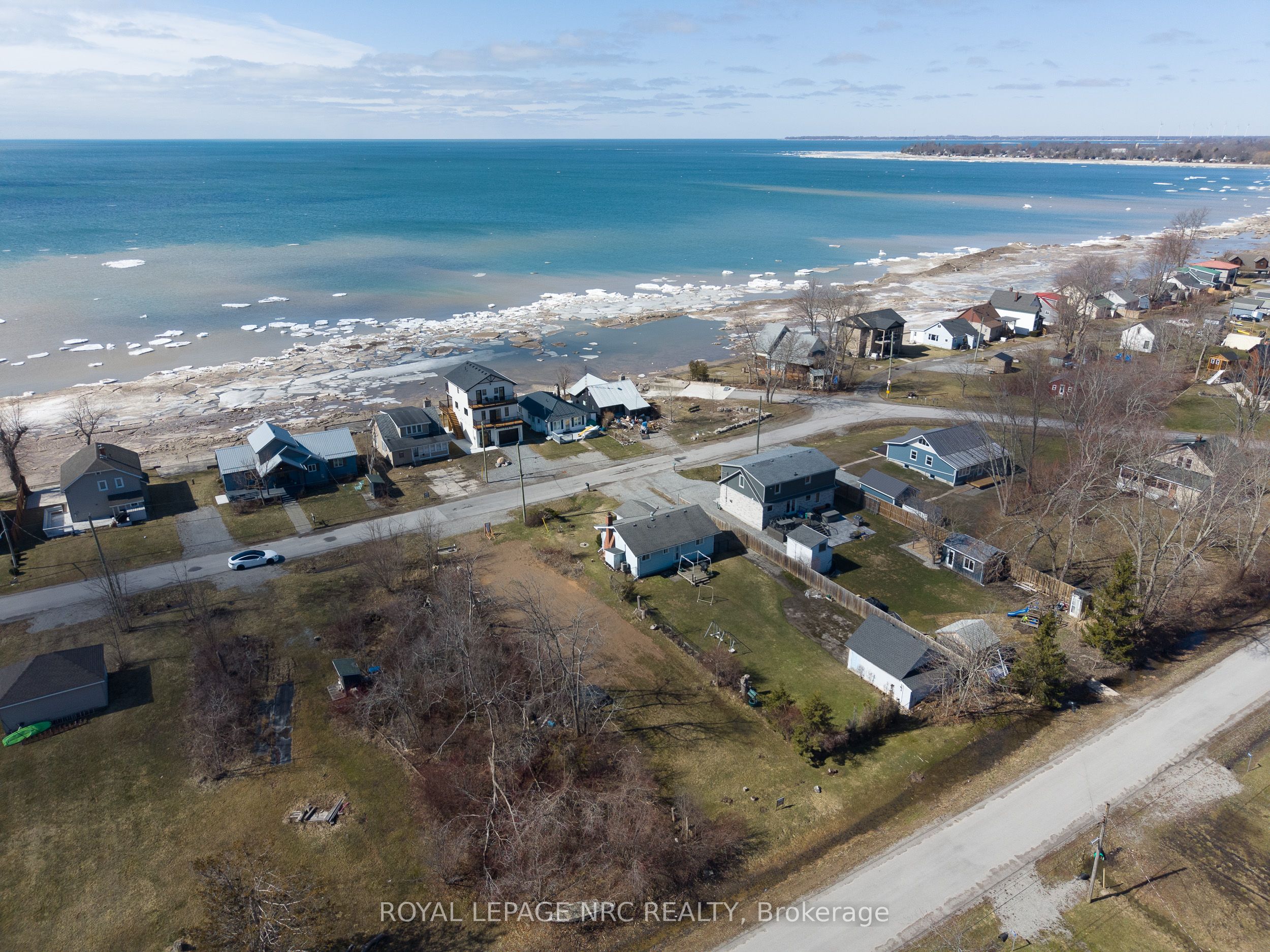 11573 Beach Road E Property Photo 4