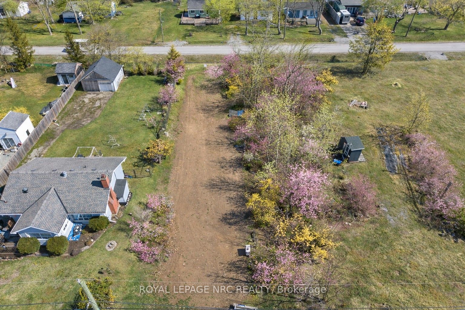 11573 Beach Road E Property Photo 6