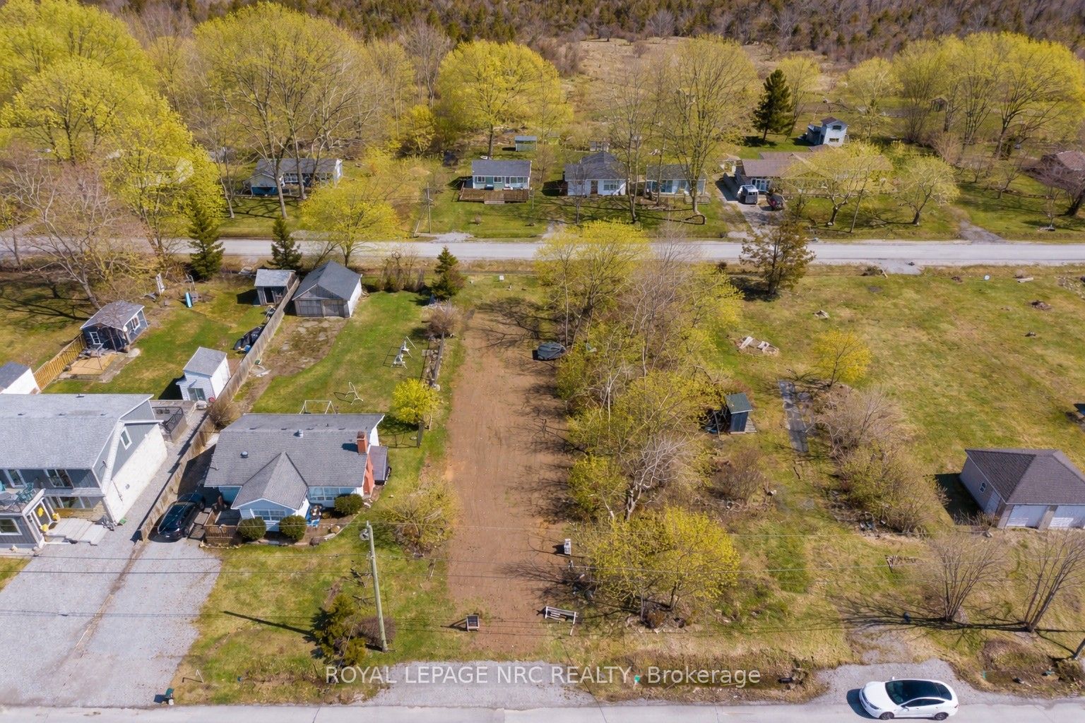 11573 Beach Road E Property Photo 7