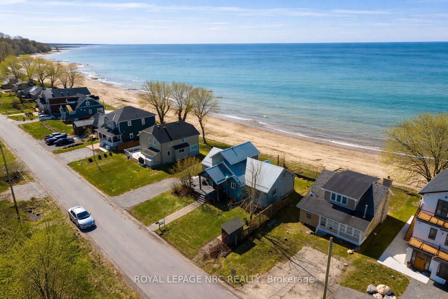 11573 Beach Road E Property Photo 5