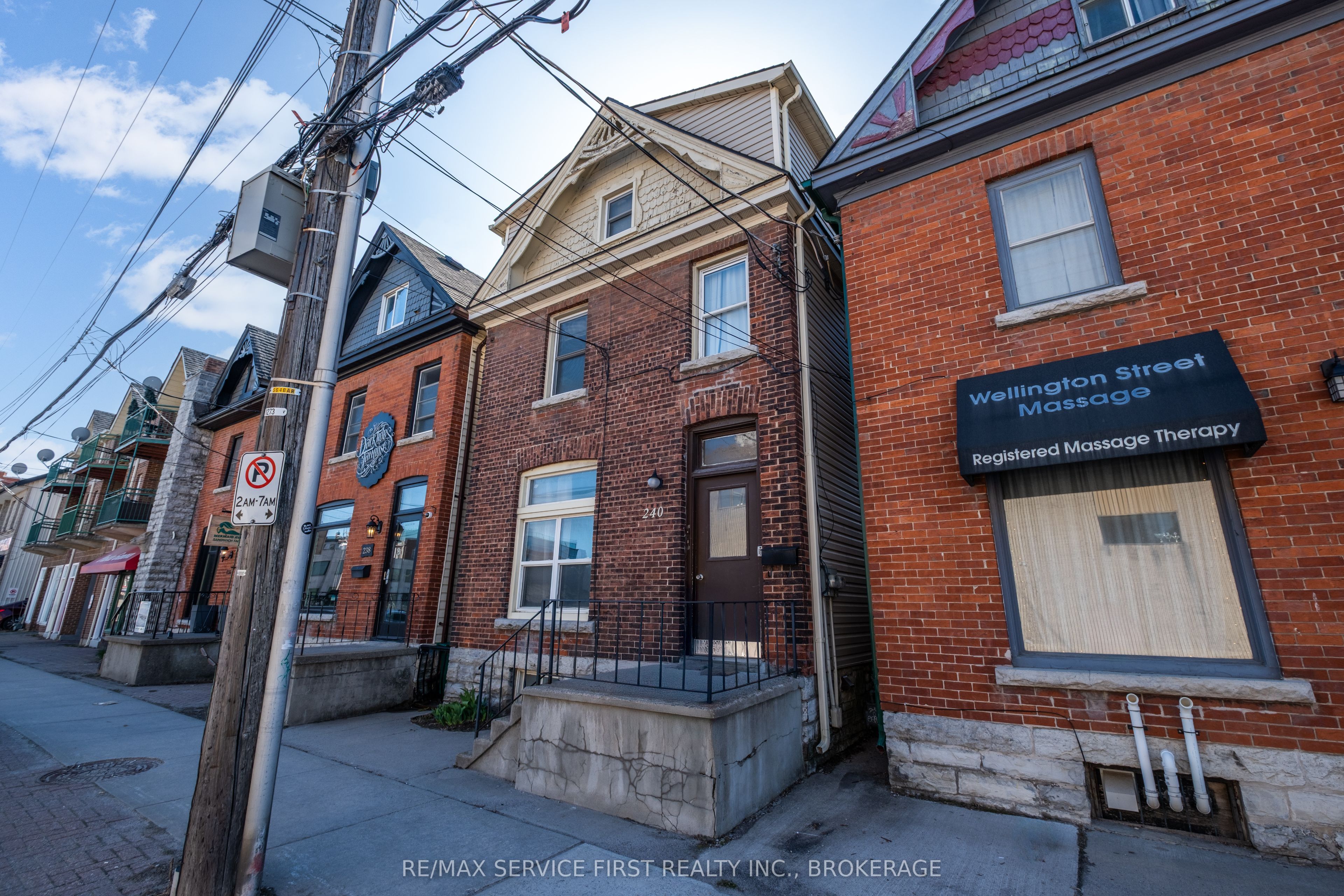 240 Wellington Street Property Photo 3