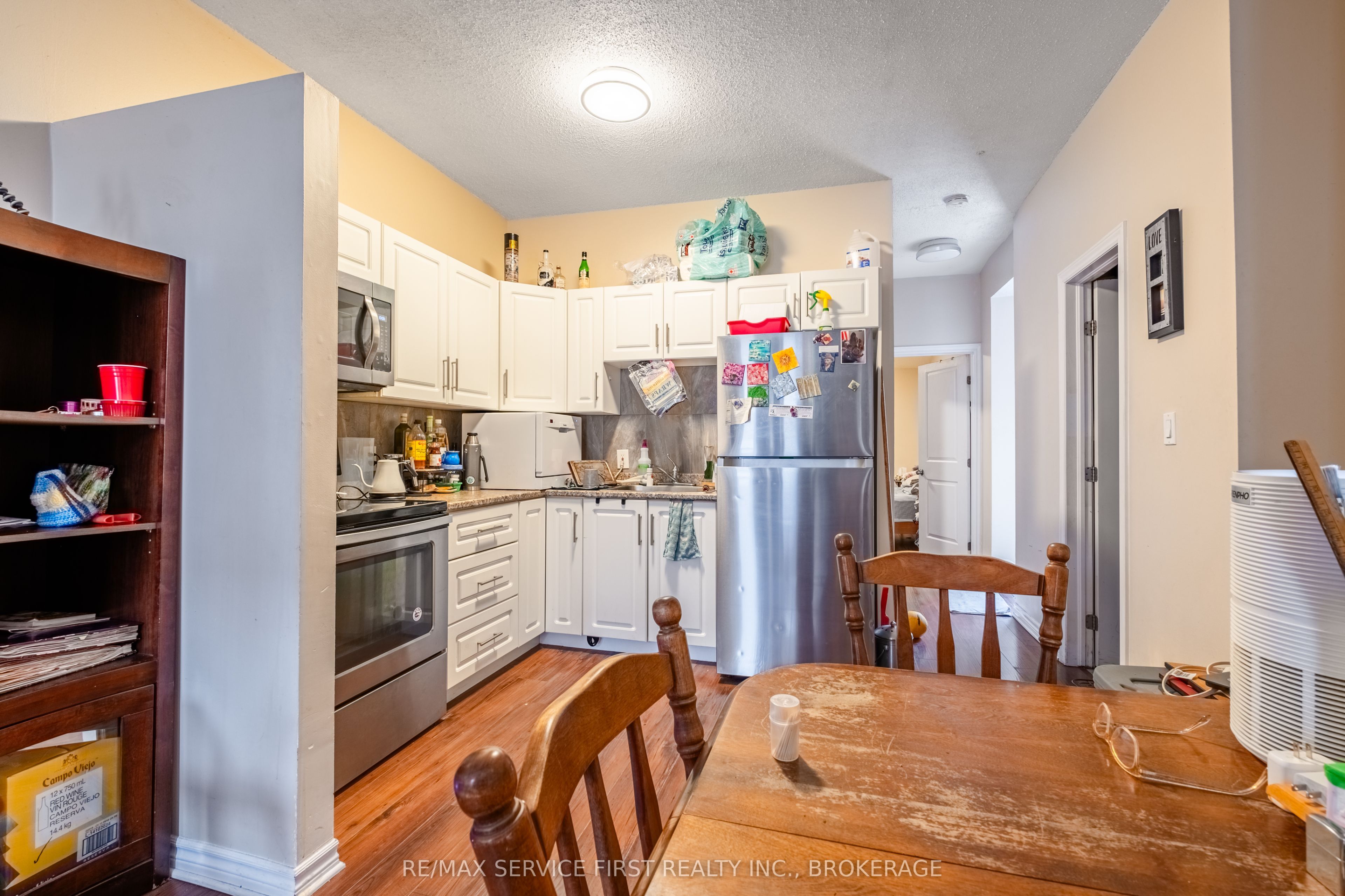 240 Wellington Street Property Photo 6