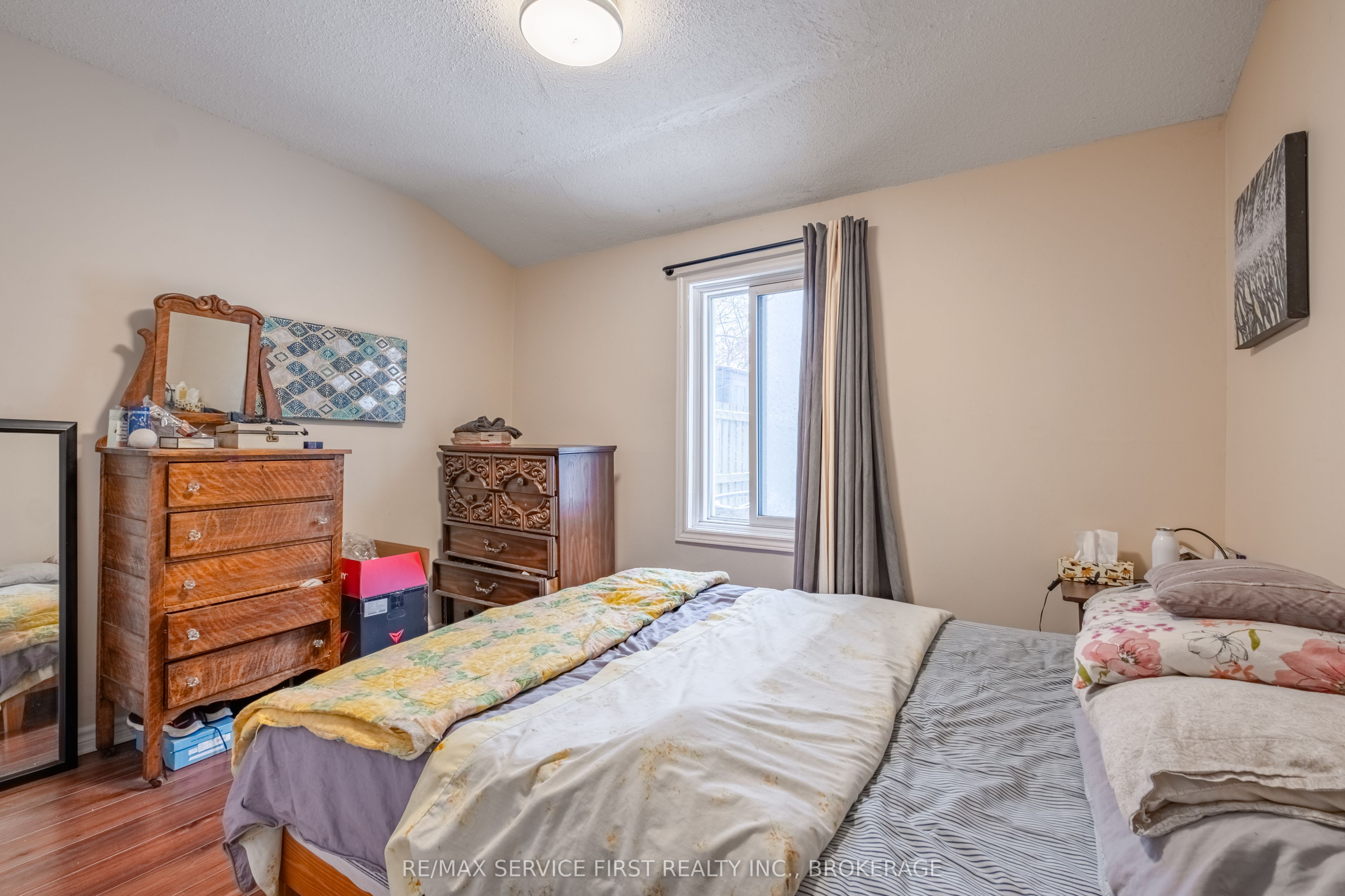240 Wellington Street Property Photo 11