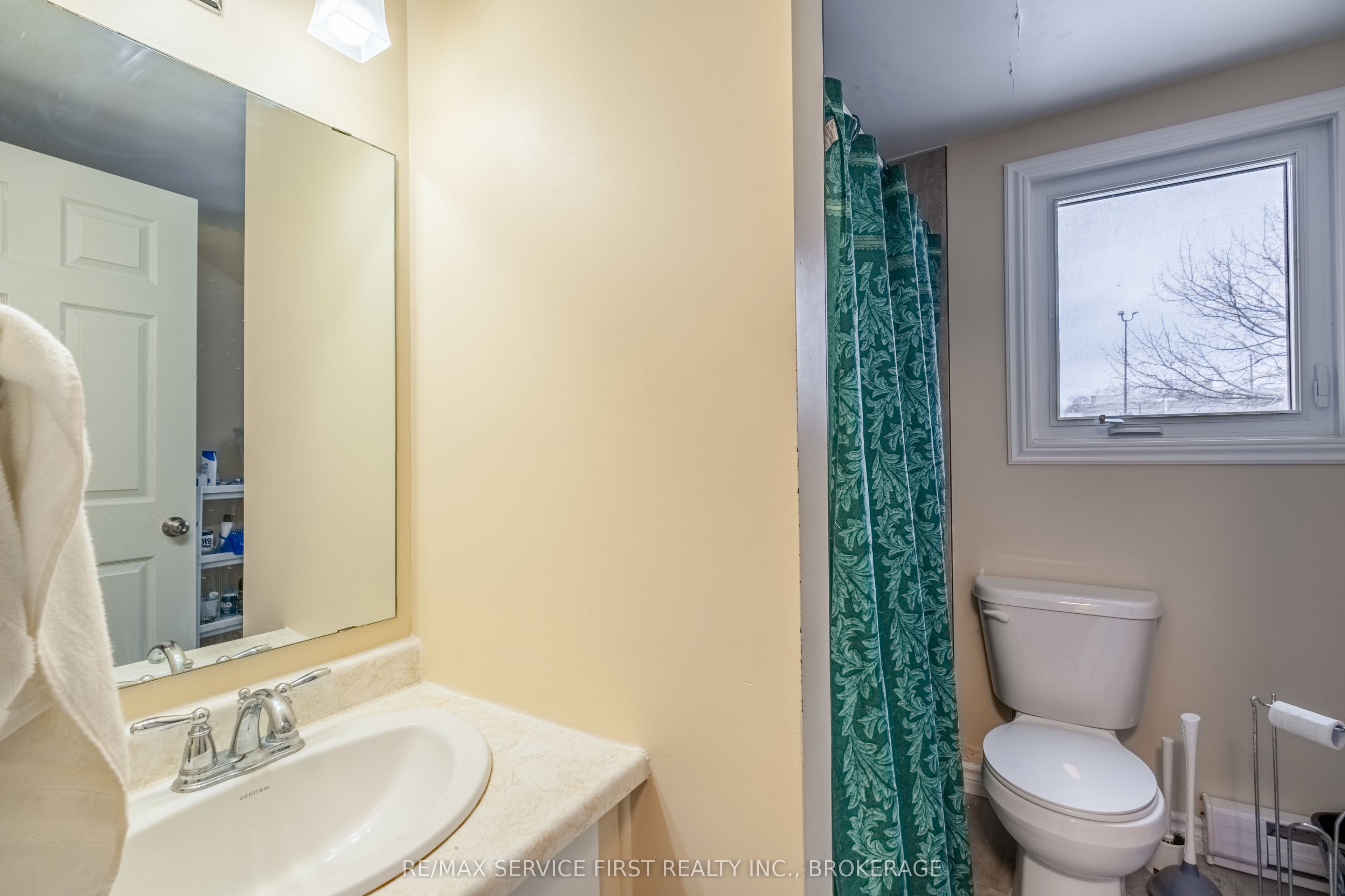 240 Wellington Street Property Photo 13