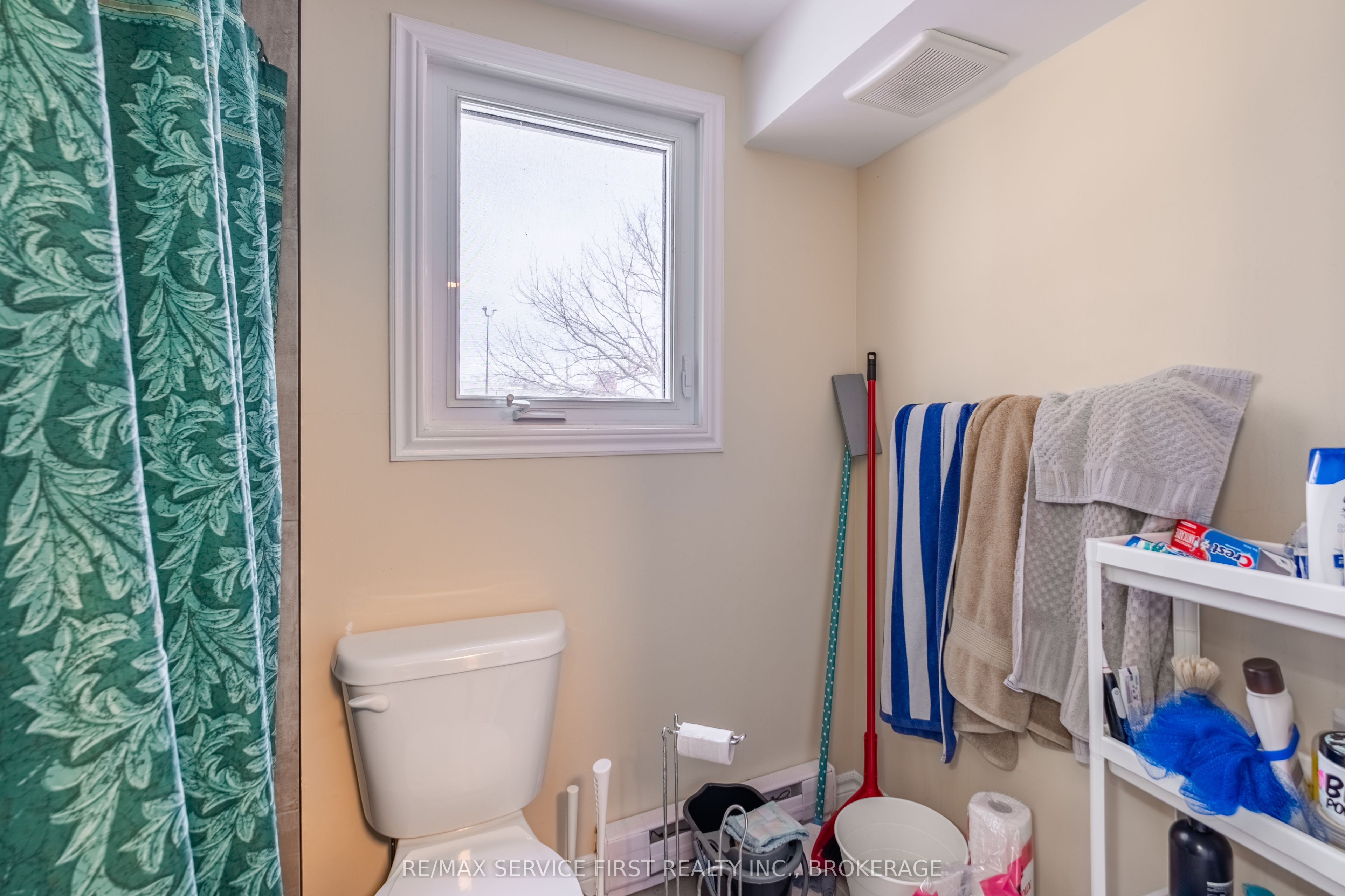 240 Wellington Street Property Photo 14