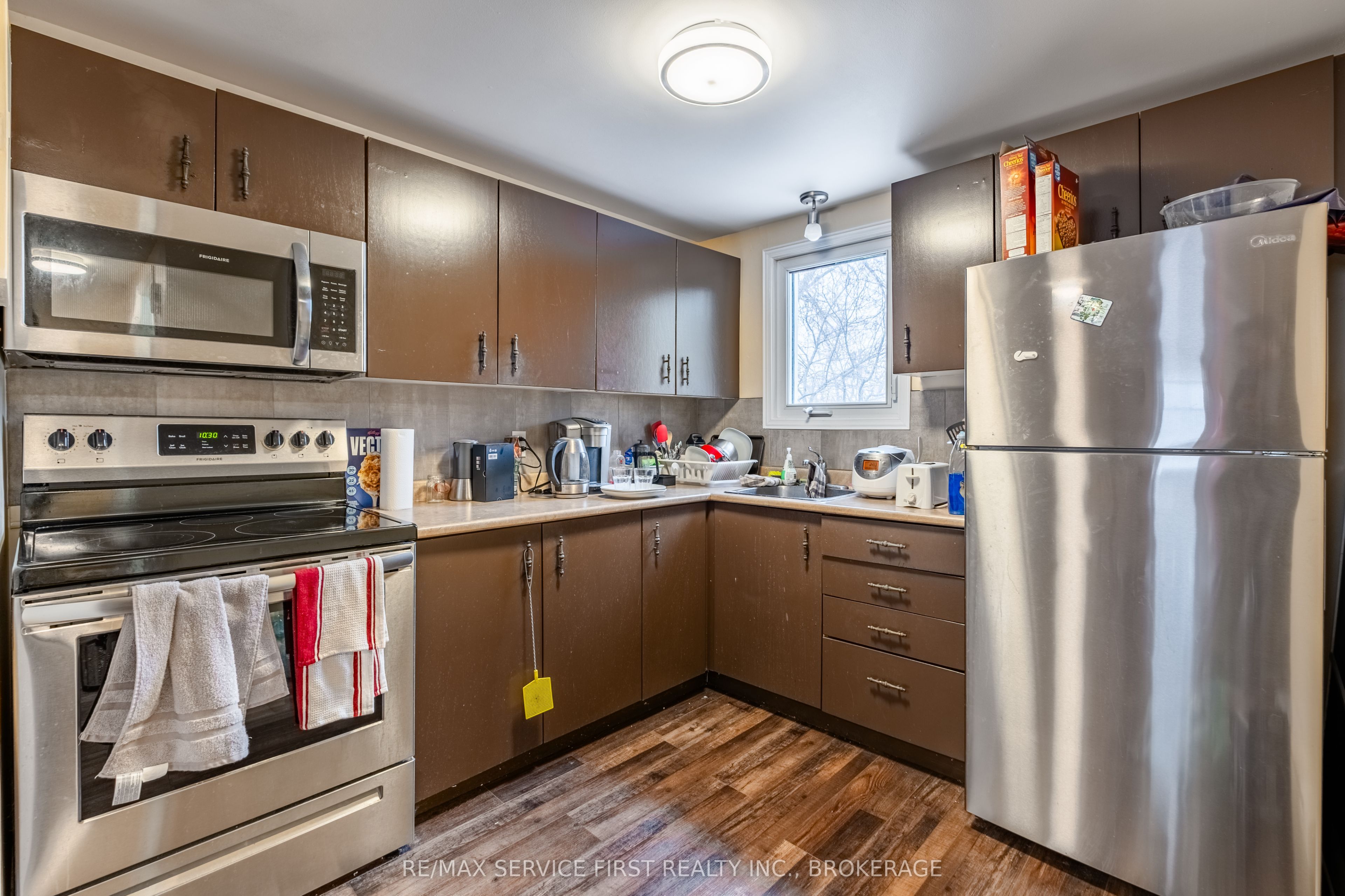 240 Wellington Street Property Photo 15