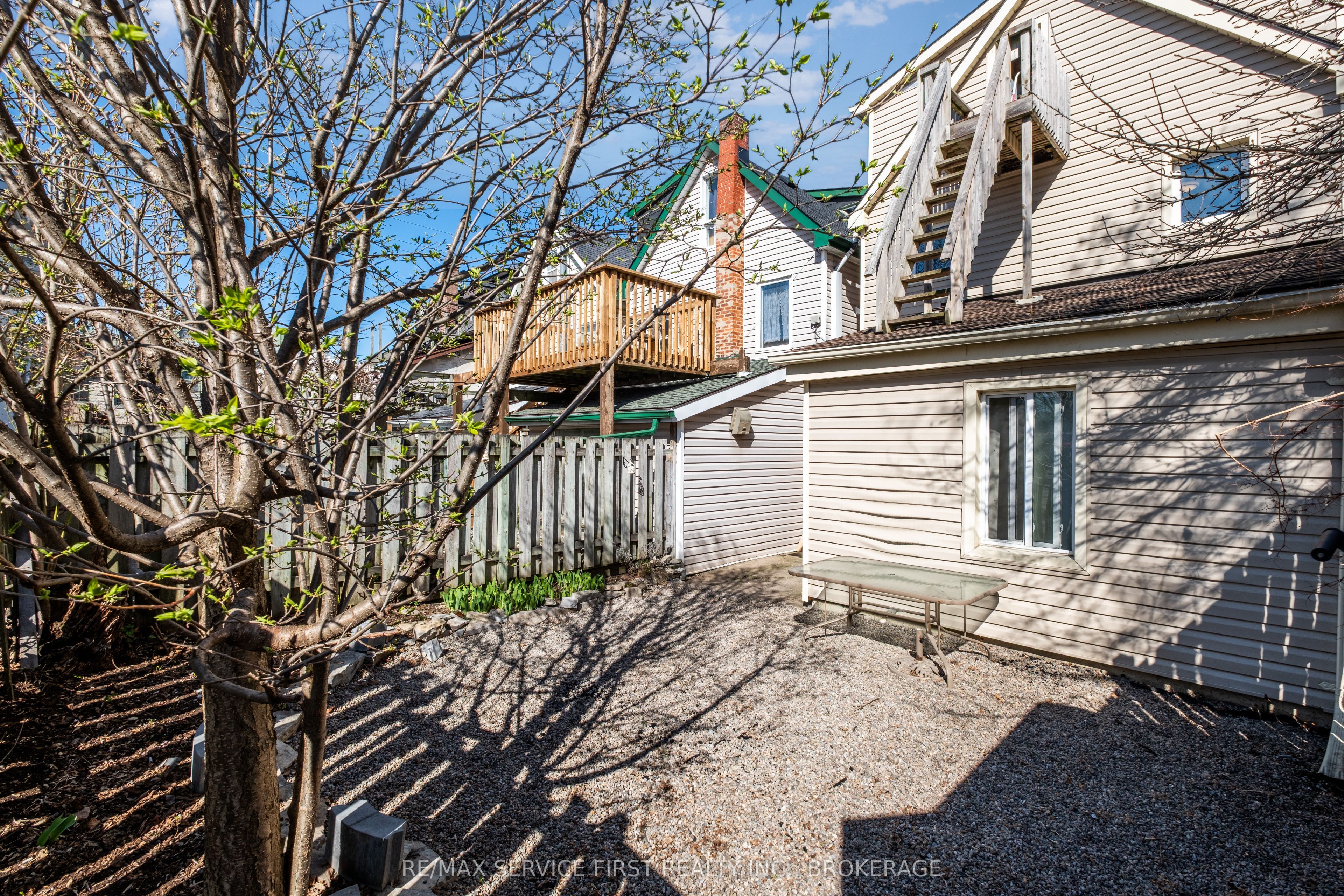 240 Wellington Street Property Photo 18