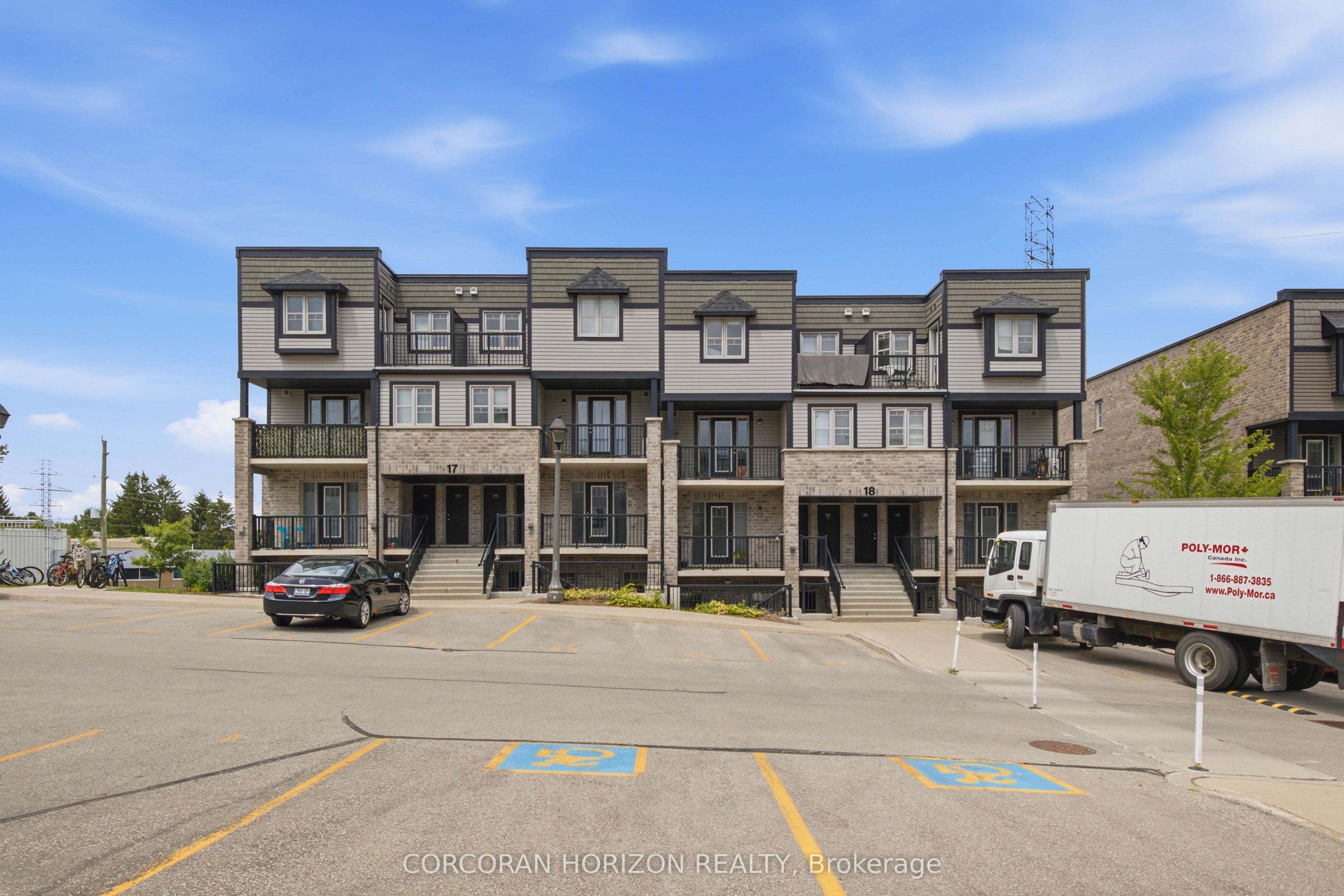 1989 Ottawa Street S 17g Property Photo 1