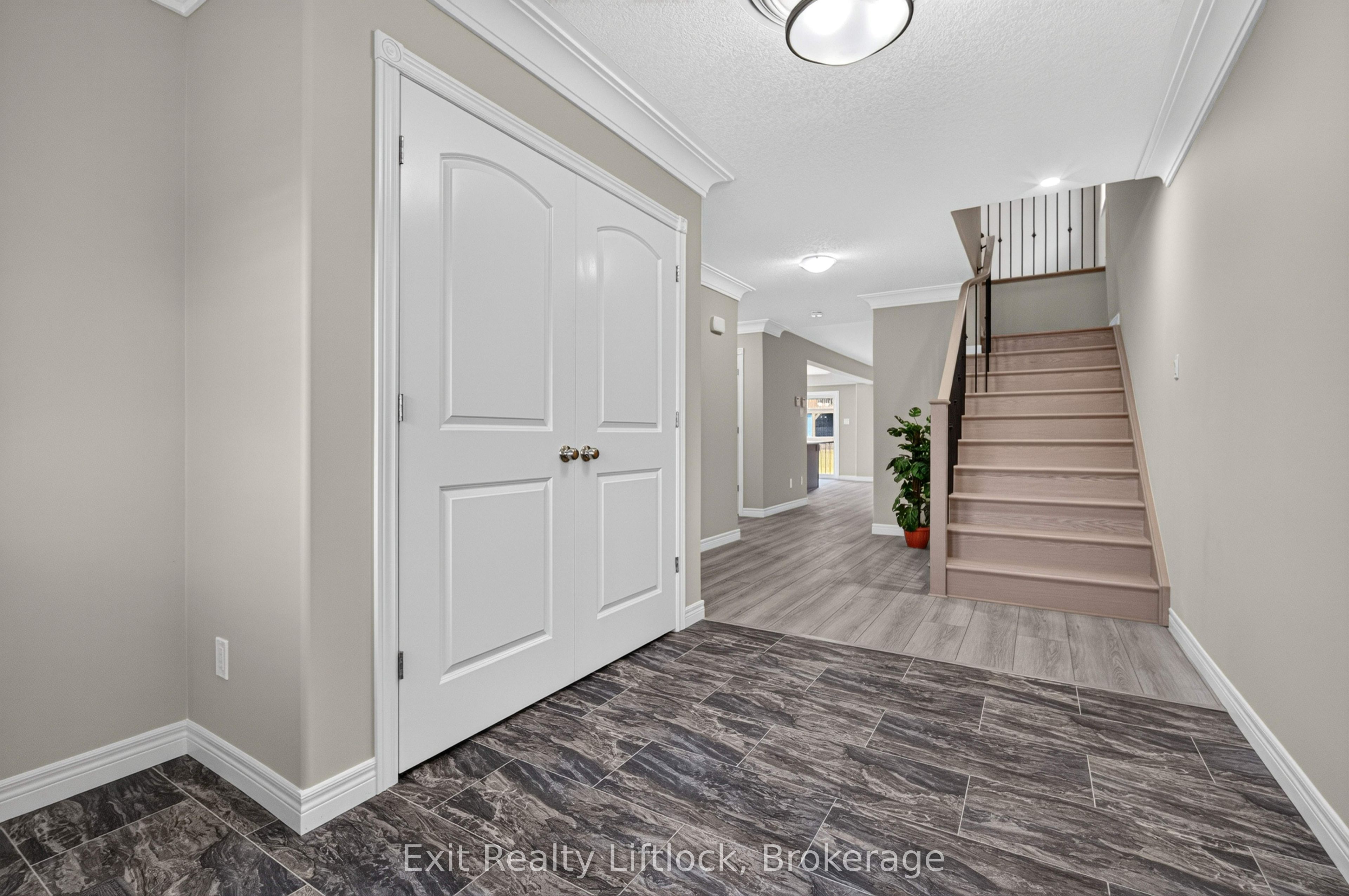 224 O'neil Street Property Photo 4