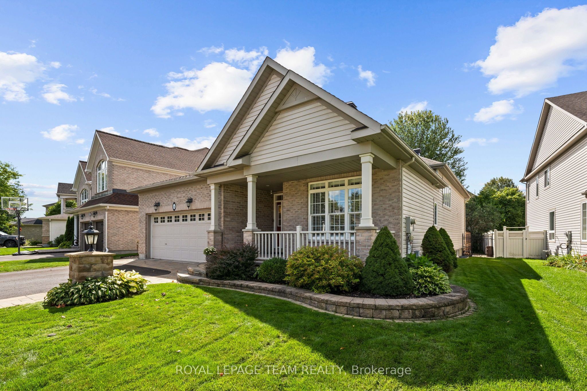 6 Knotwood Court Property Photo 2