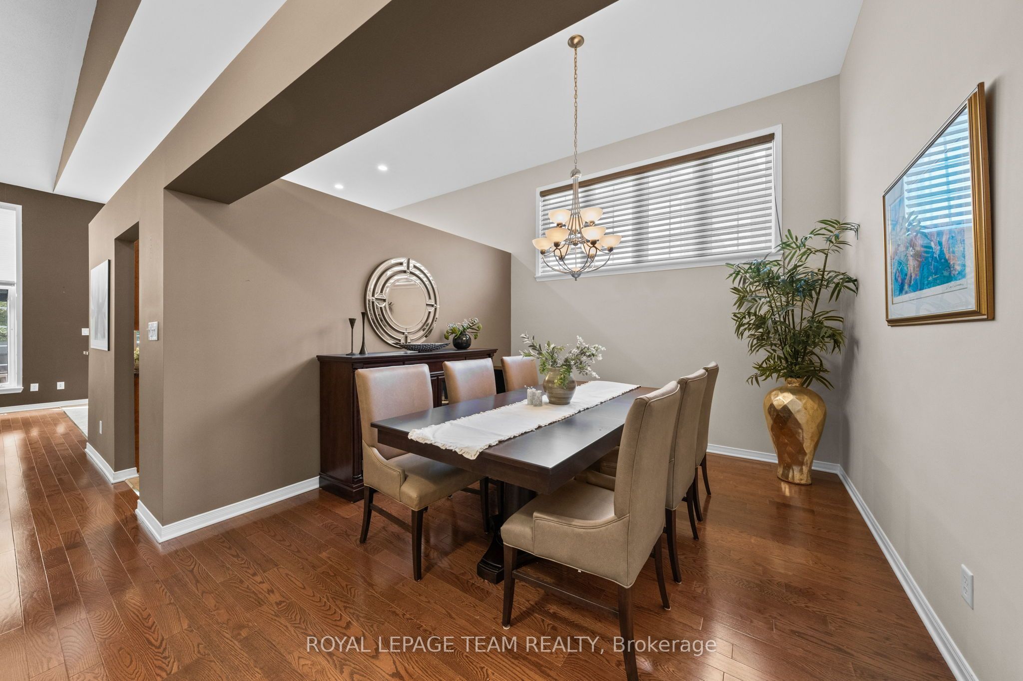 6 Knotwood Court Property Photo 8