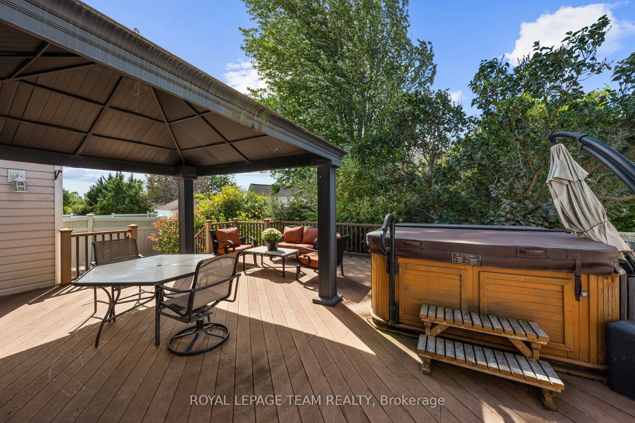 6 Knotwood Court Property Photo 37
