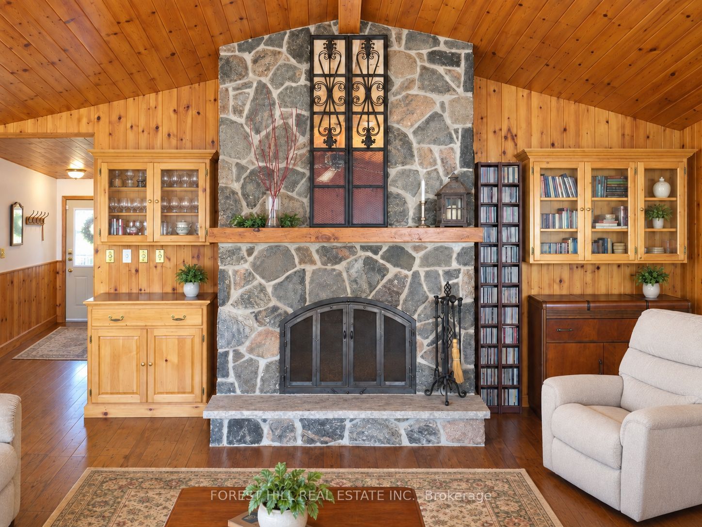 72187 Lake Shore Drive Property Photo 4
