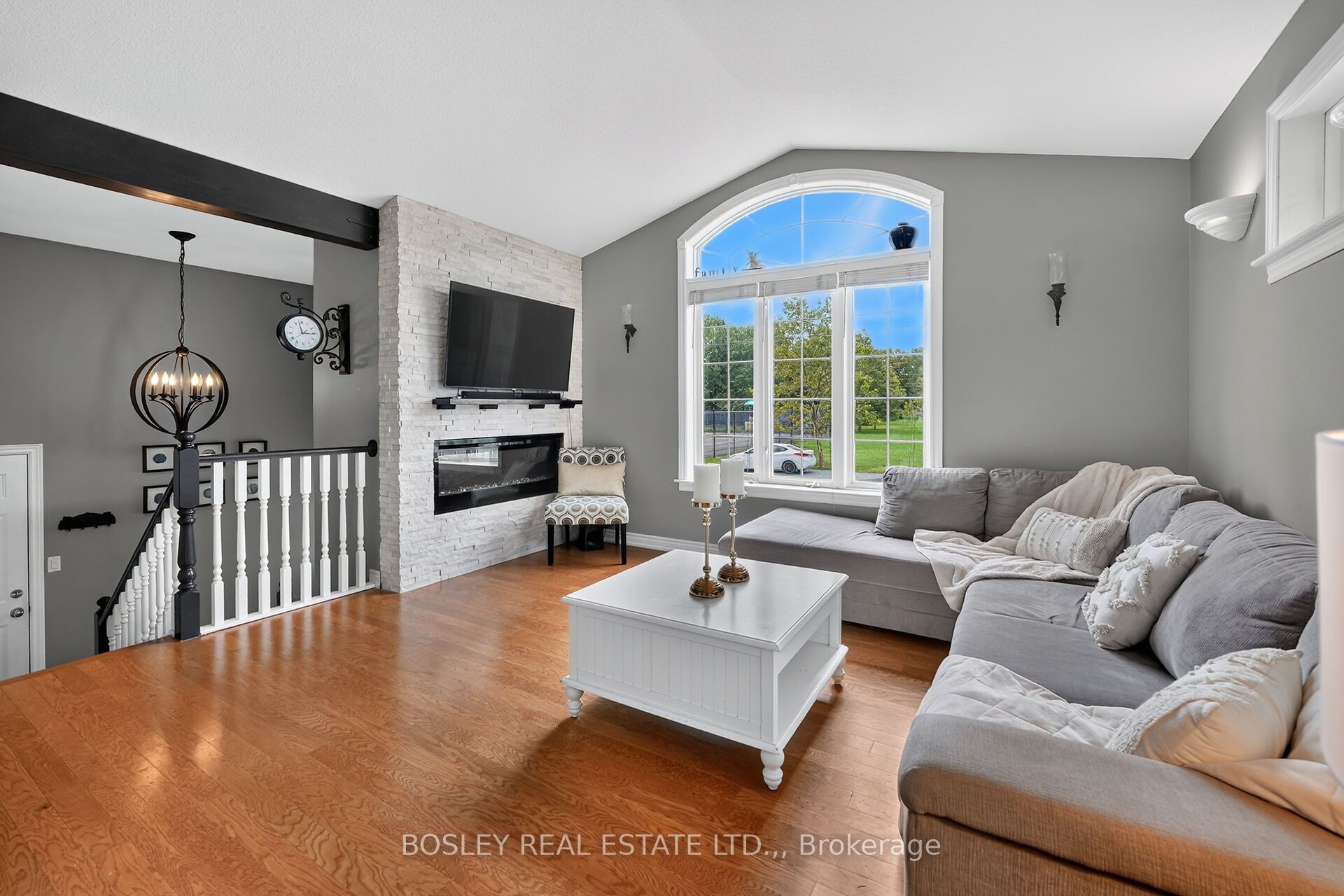 3772 Elm Street Property Photo 4