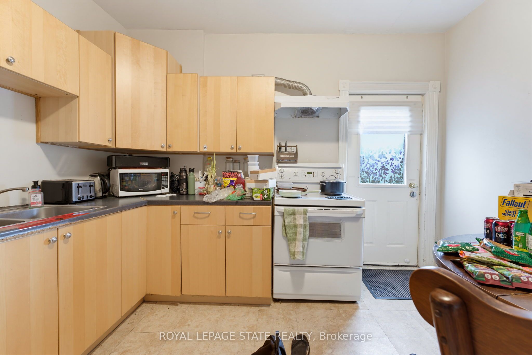113 Wentworth Street S Property Photo 8