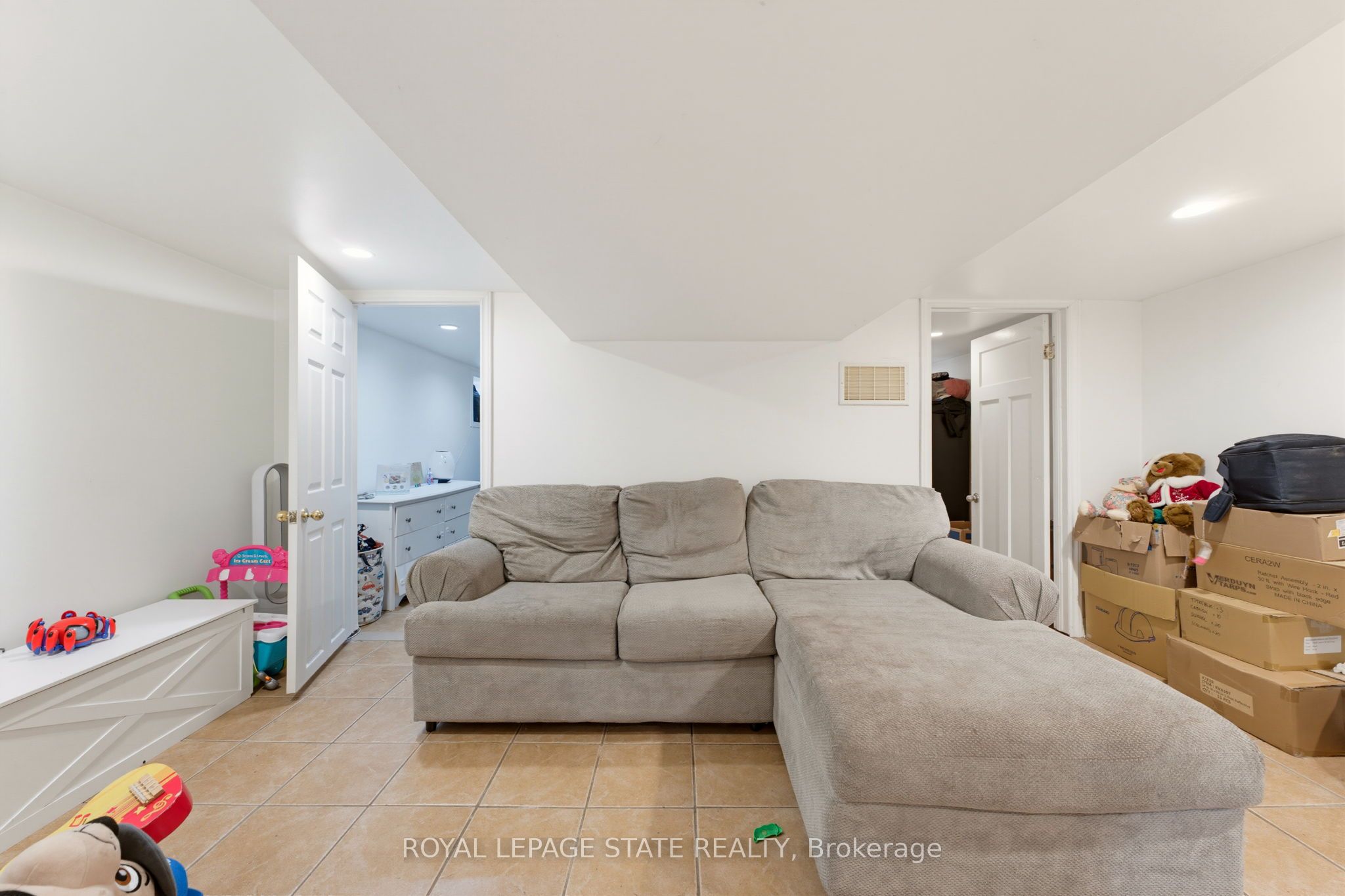 113 Wentworth Street S Property Photo 18