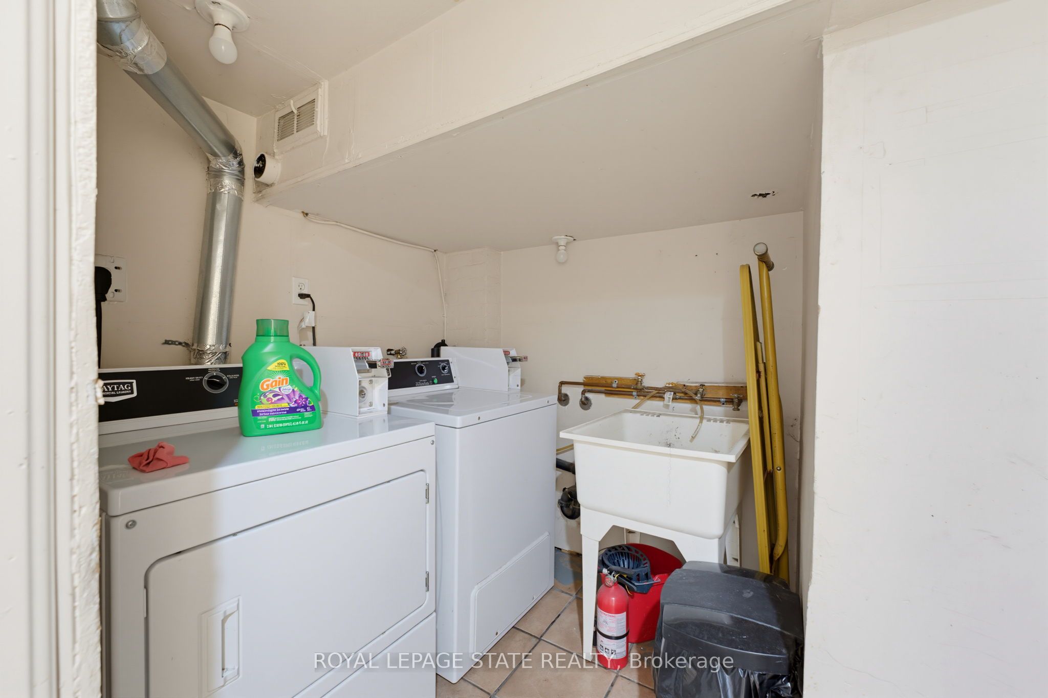 113 Wentworth Street S Property Photo 22