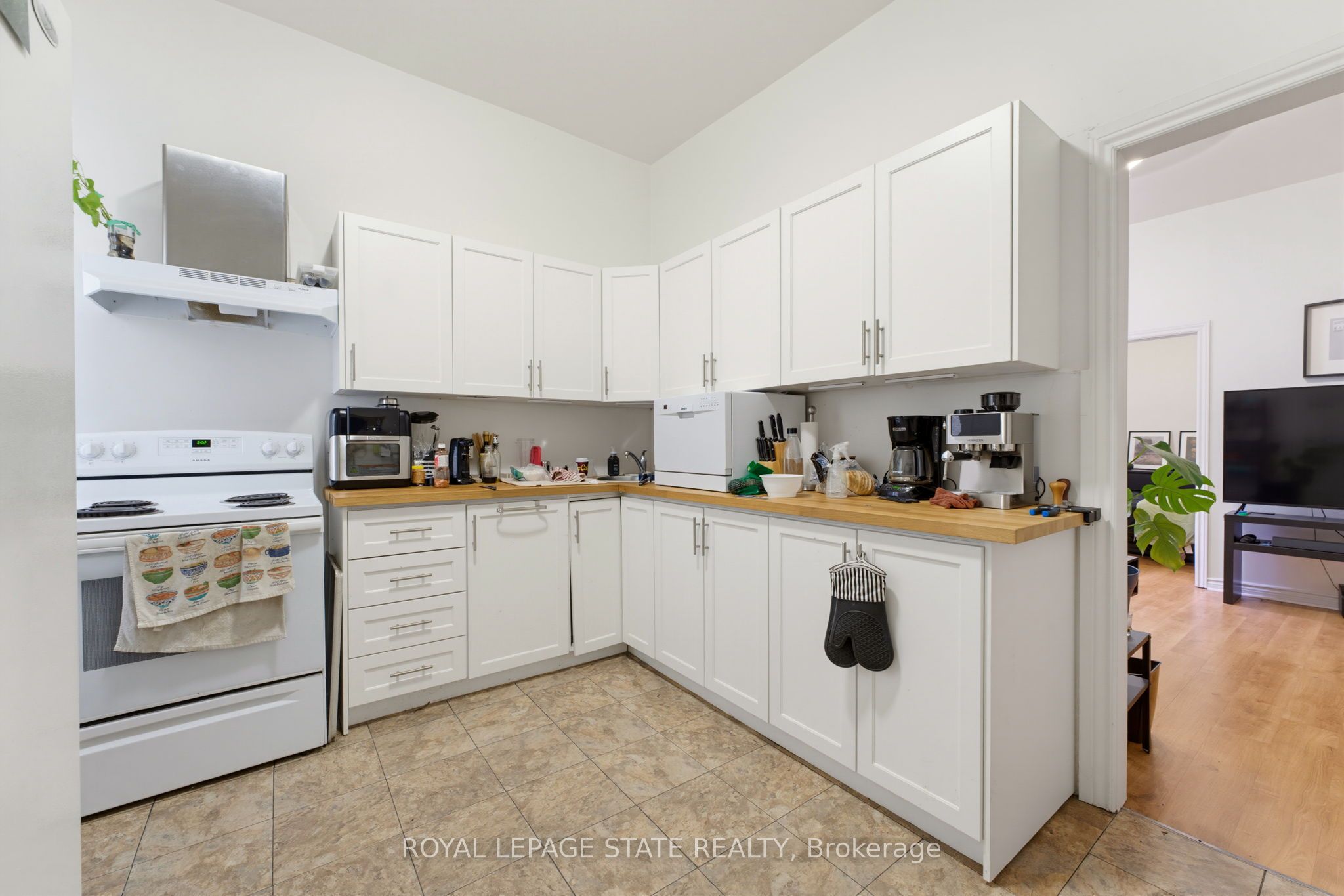 113 Wentworth Street S Property Photo 24