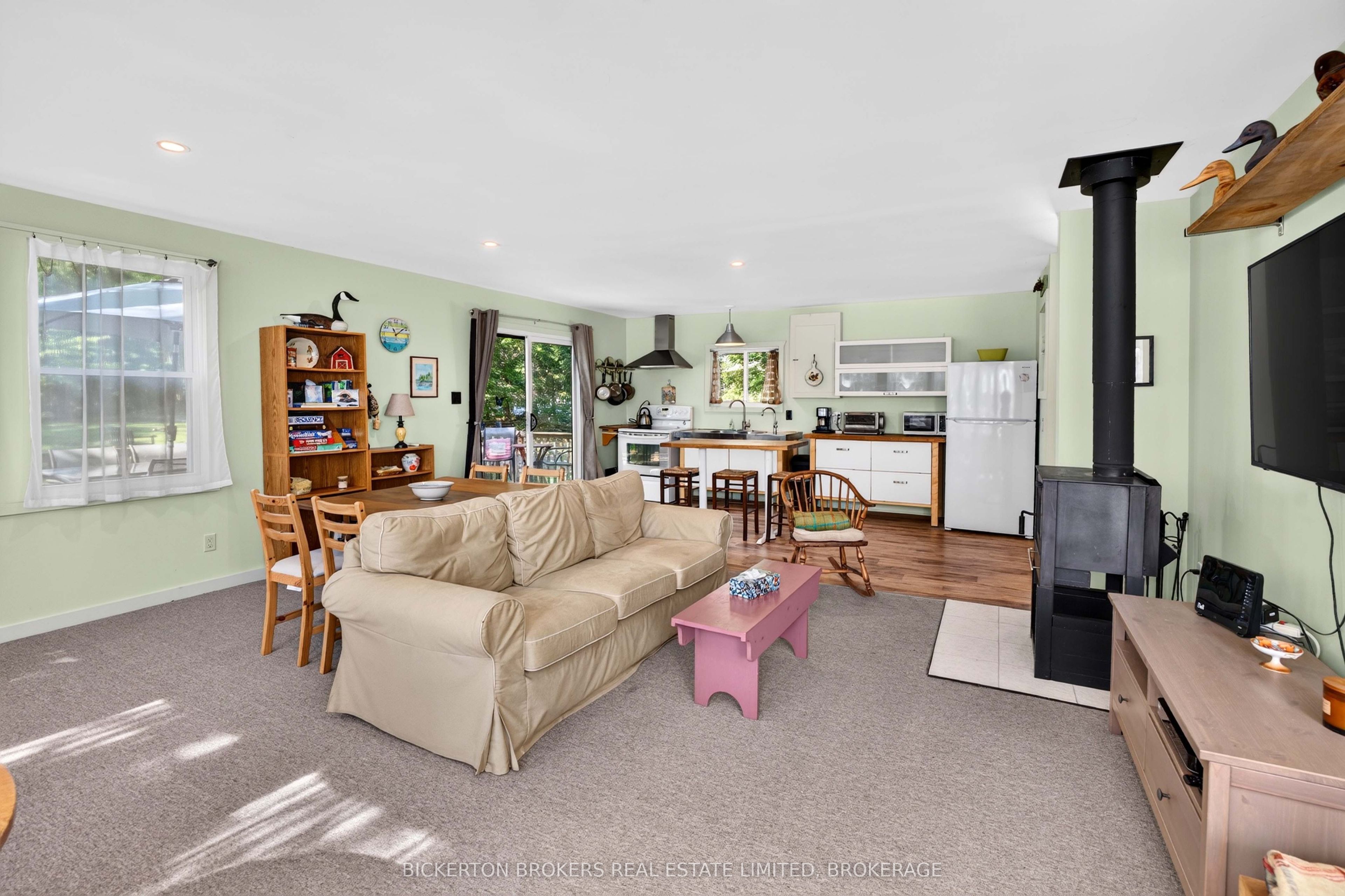 2 Ub6a Road Property Photo 22