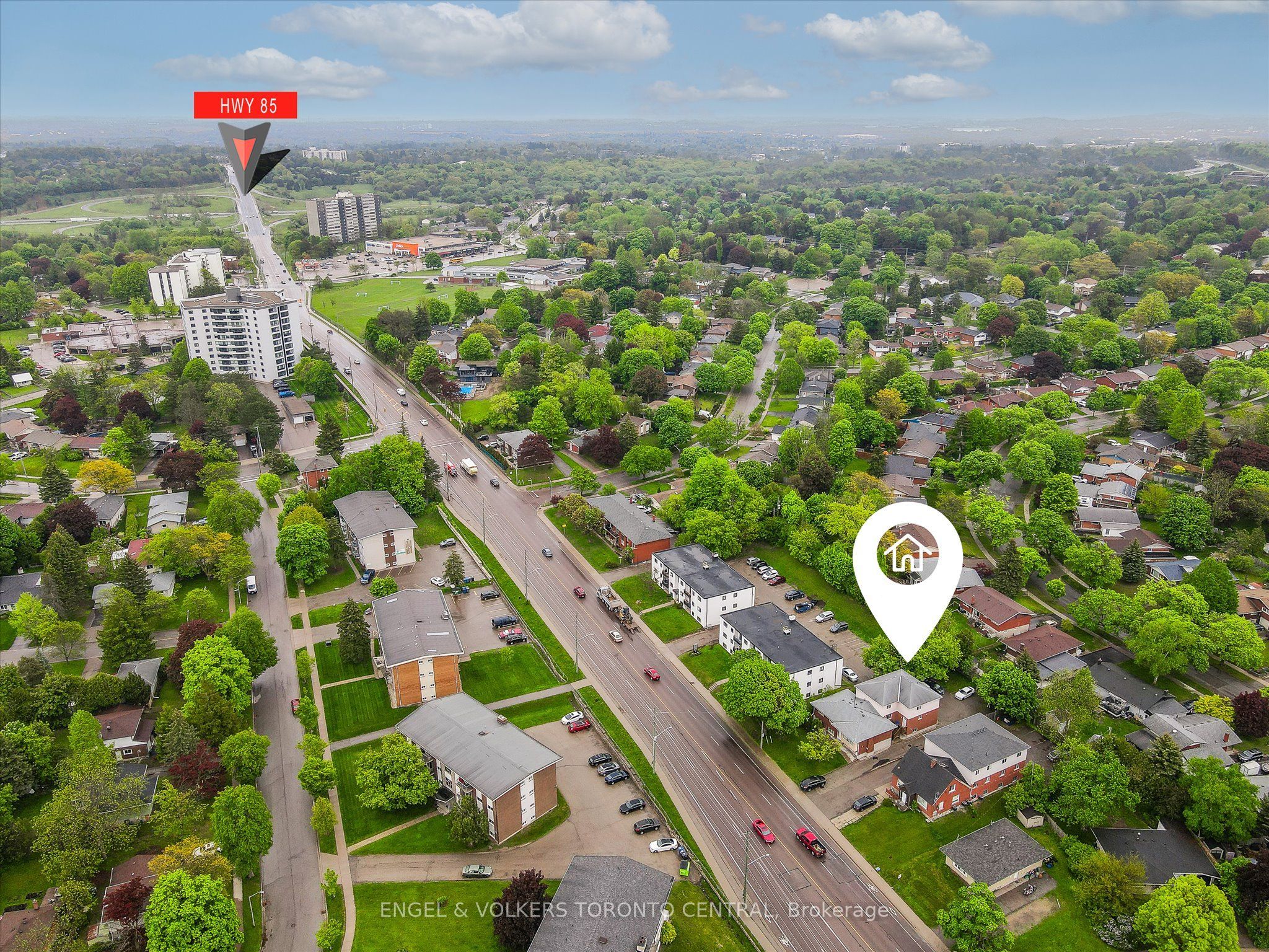 155 University Avenue E Property Photo 2