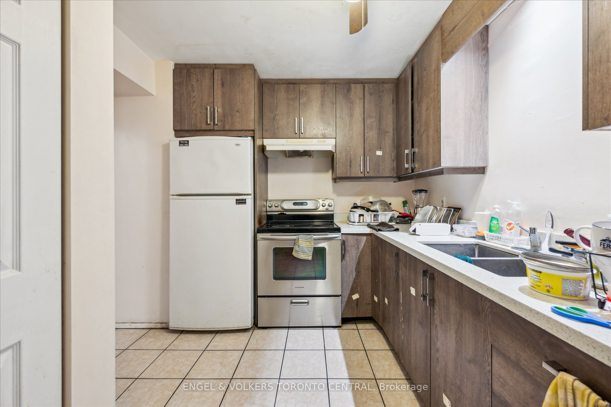155 University Avenue E Property Photo 19