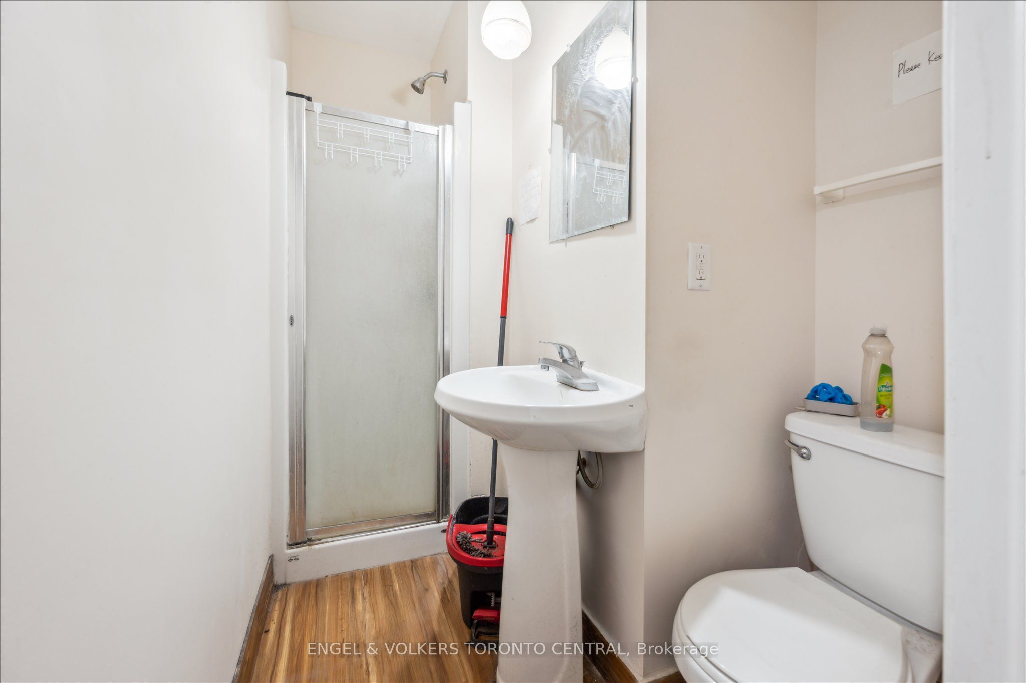 155 University Avenue E Property Photo 23
