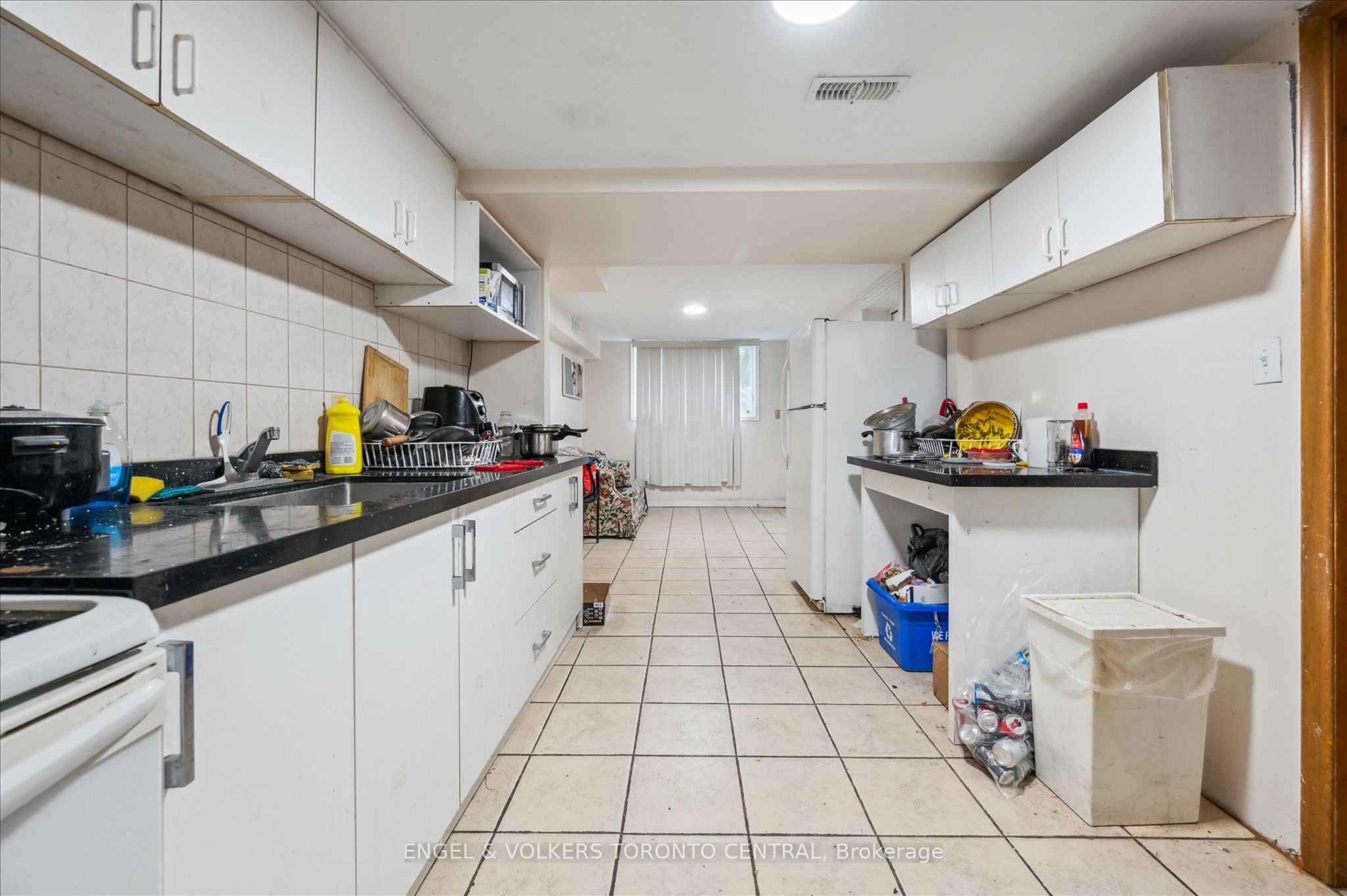 155 University Avenue E Property Photo 25