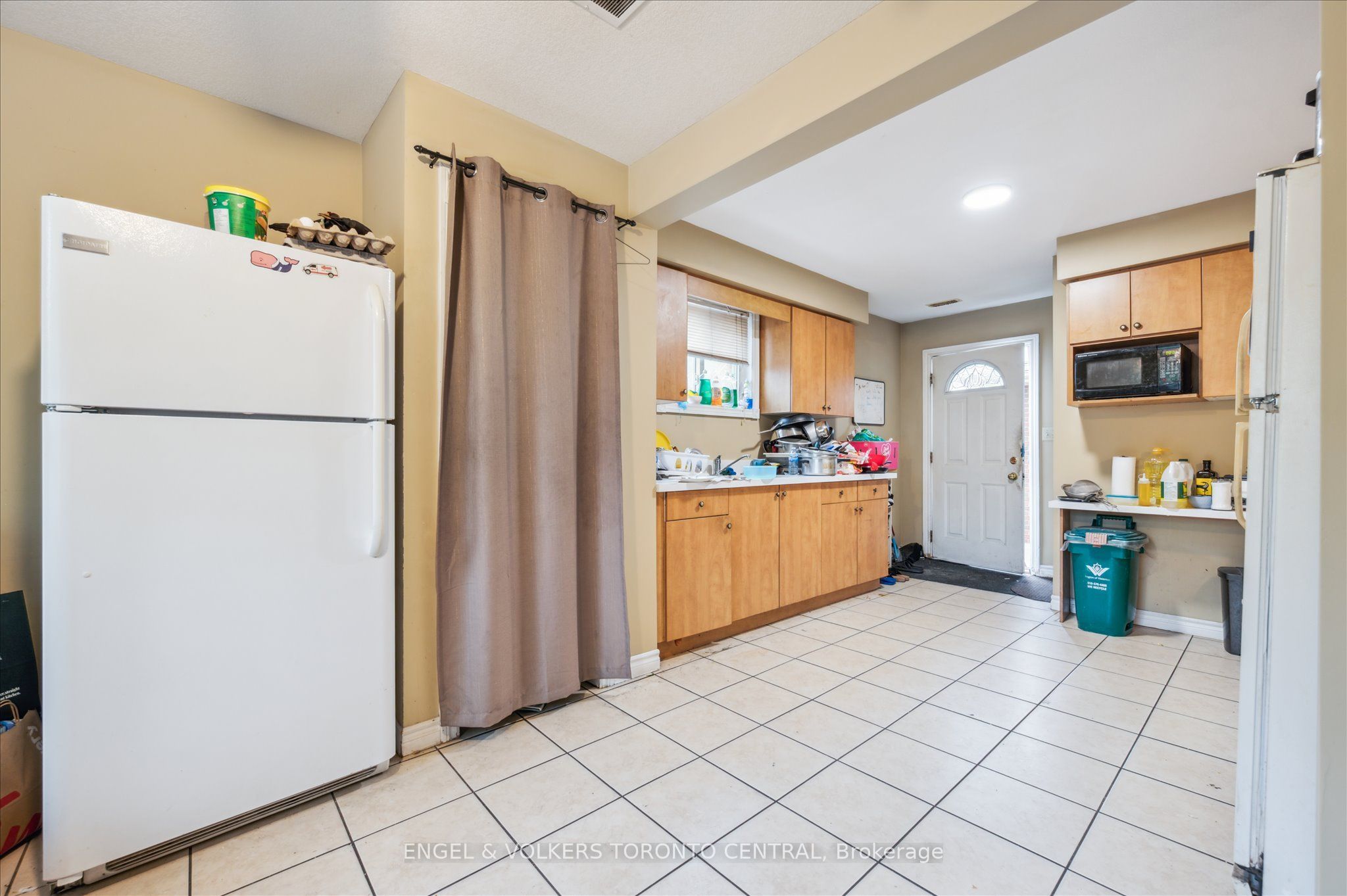 155 University Avenue E Property Photo 32