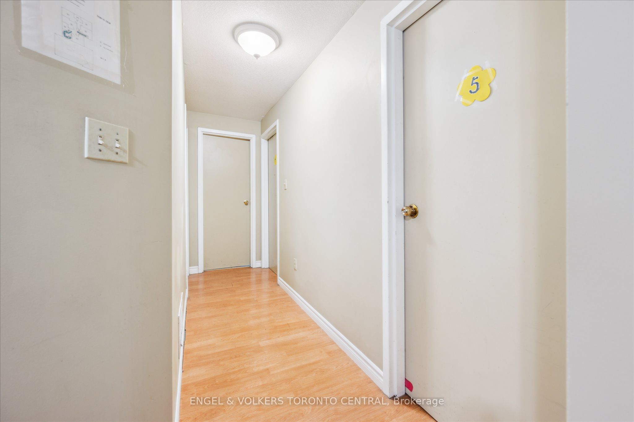 155 University Avenue E Property Photo 34