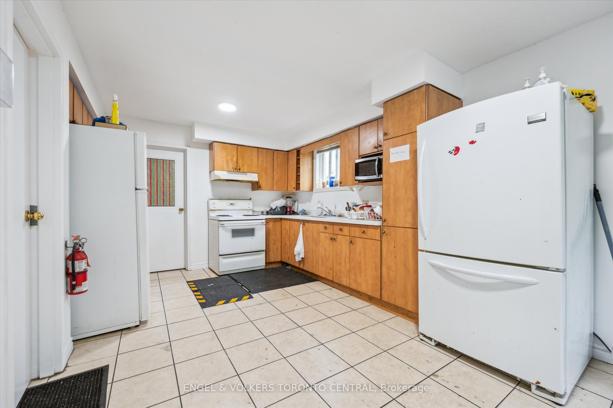 155 University Avenue E Property Photo 36