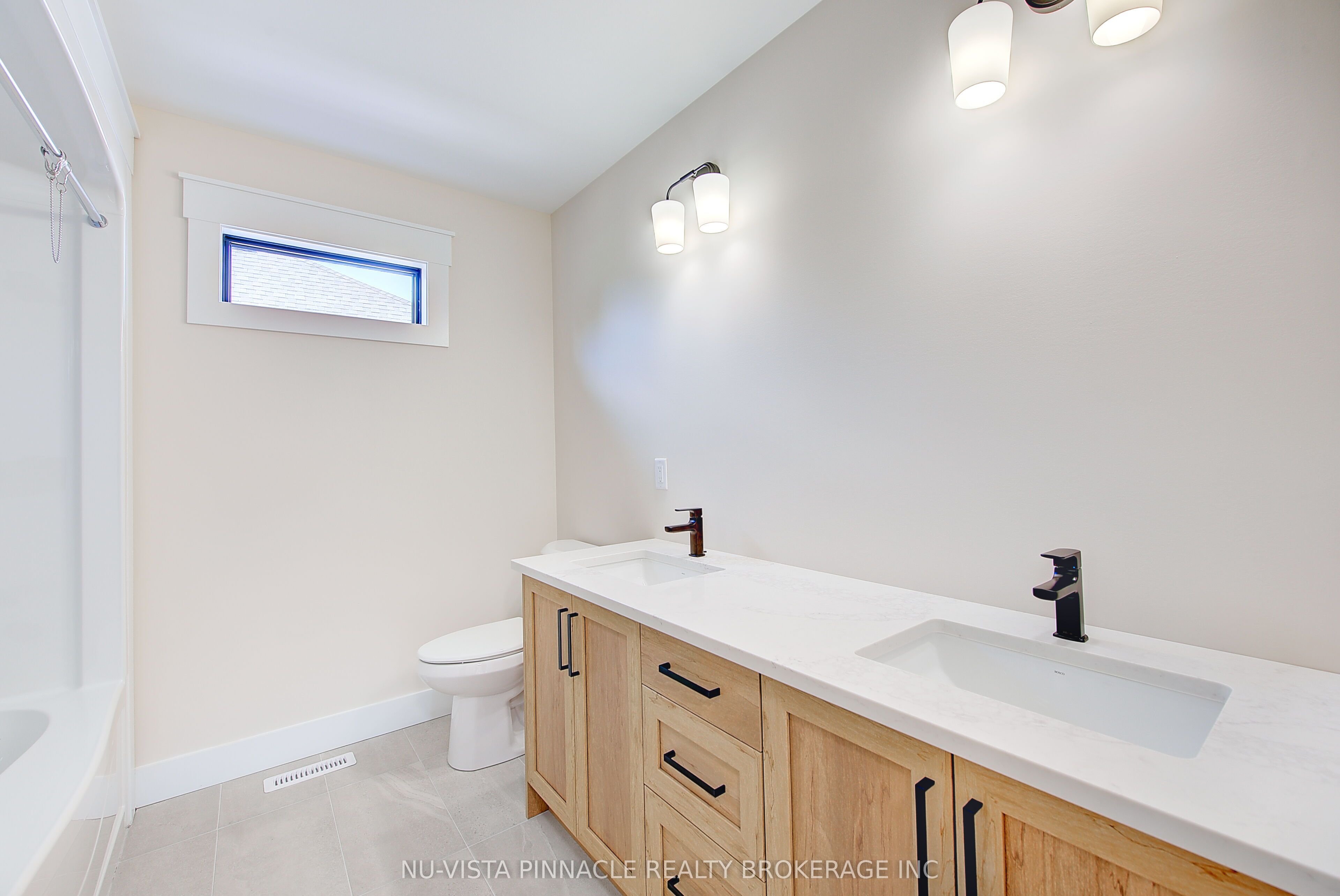 77 Basil Crescent Property Photo 32