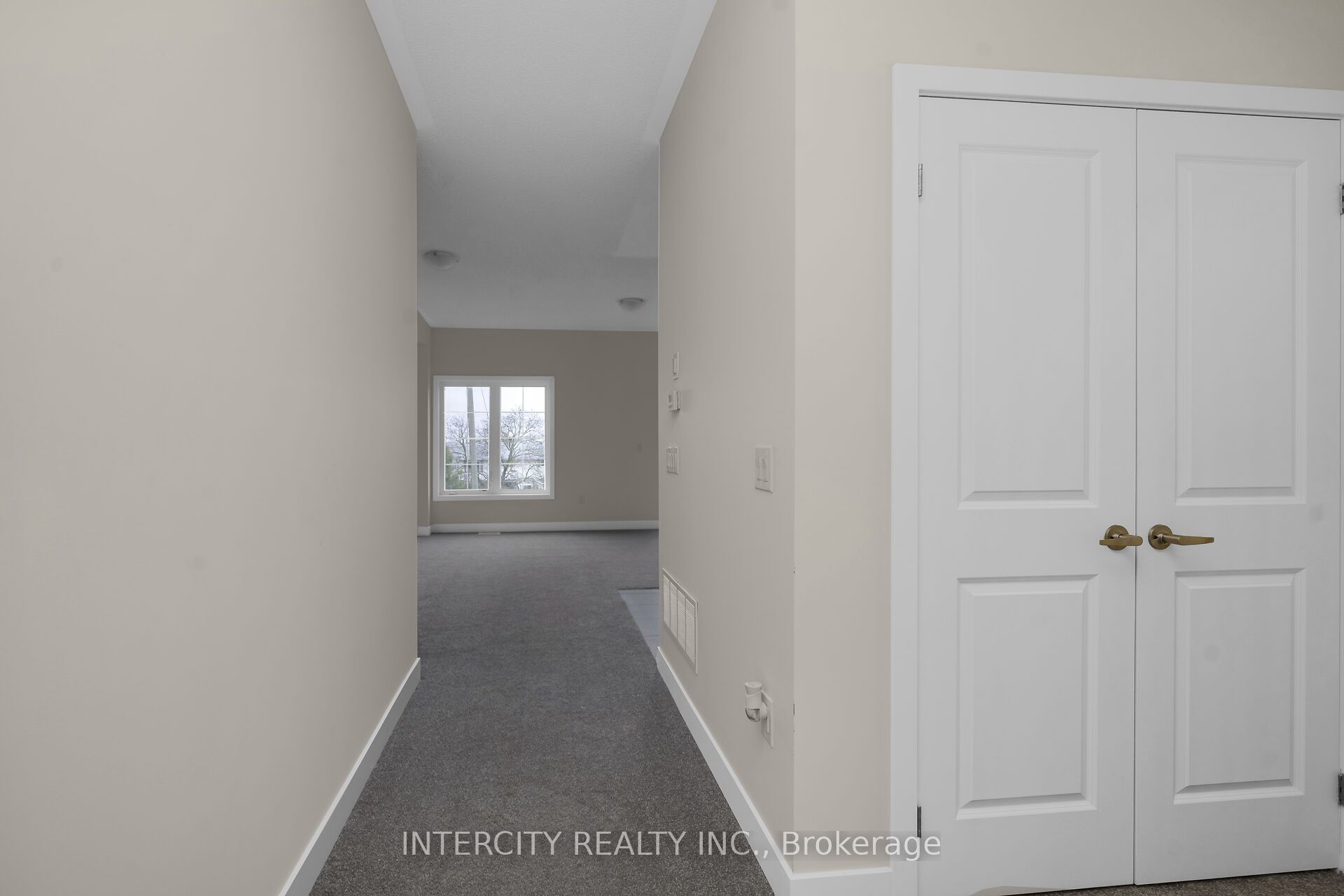 100 Walden Drive Blk 7 Unit 3 Property Photo 4