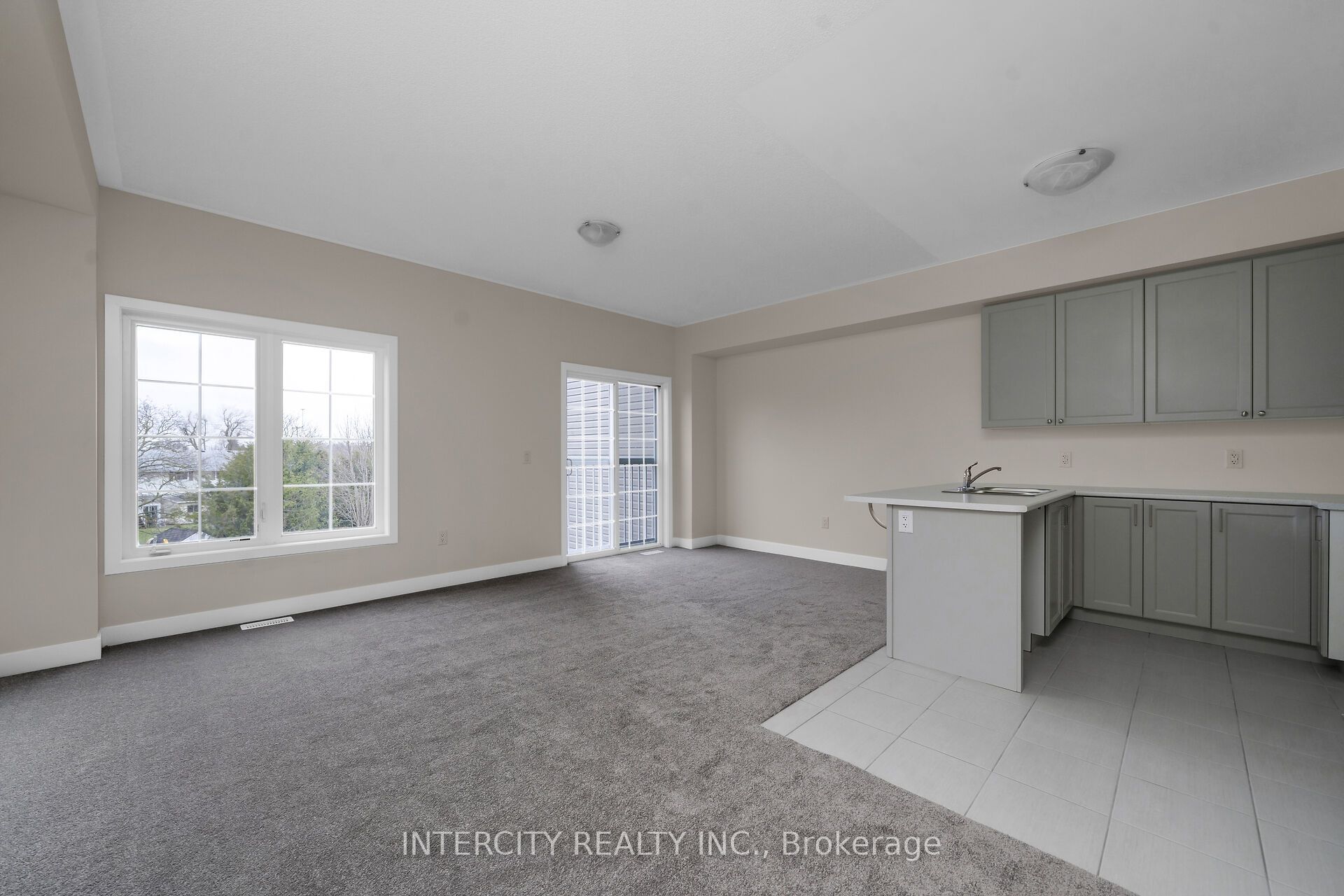 100 Walden Drive Blk 7 Unit 3 Property Photo 6