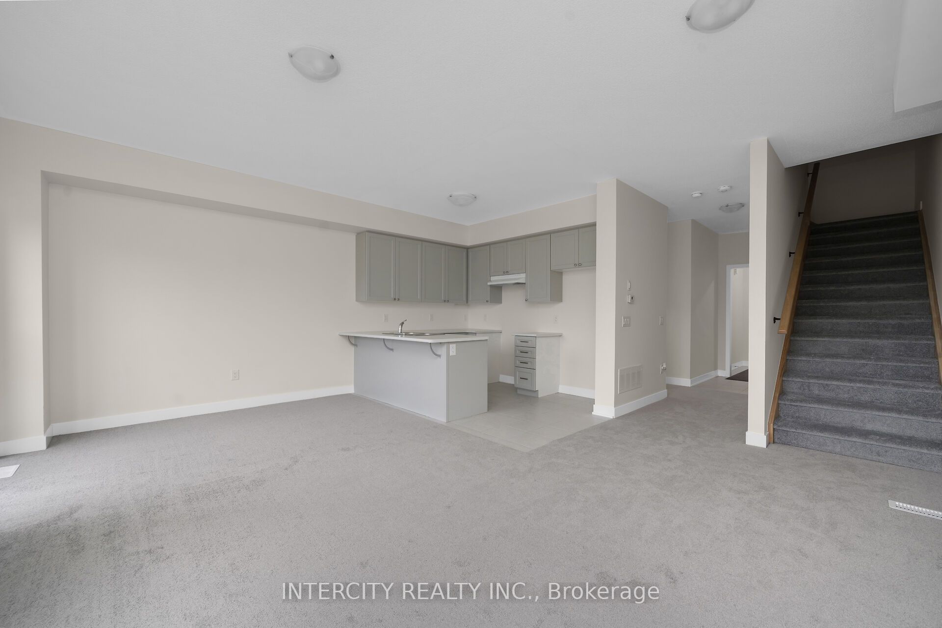 100 Walden Drive Blk 7 Unit 3 Property Photo 7