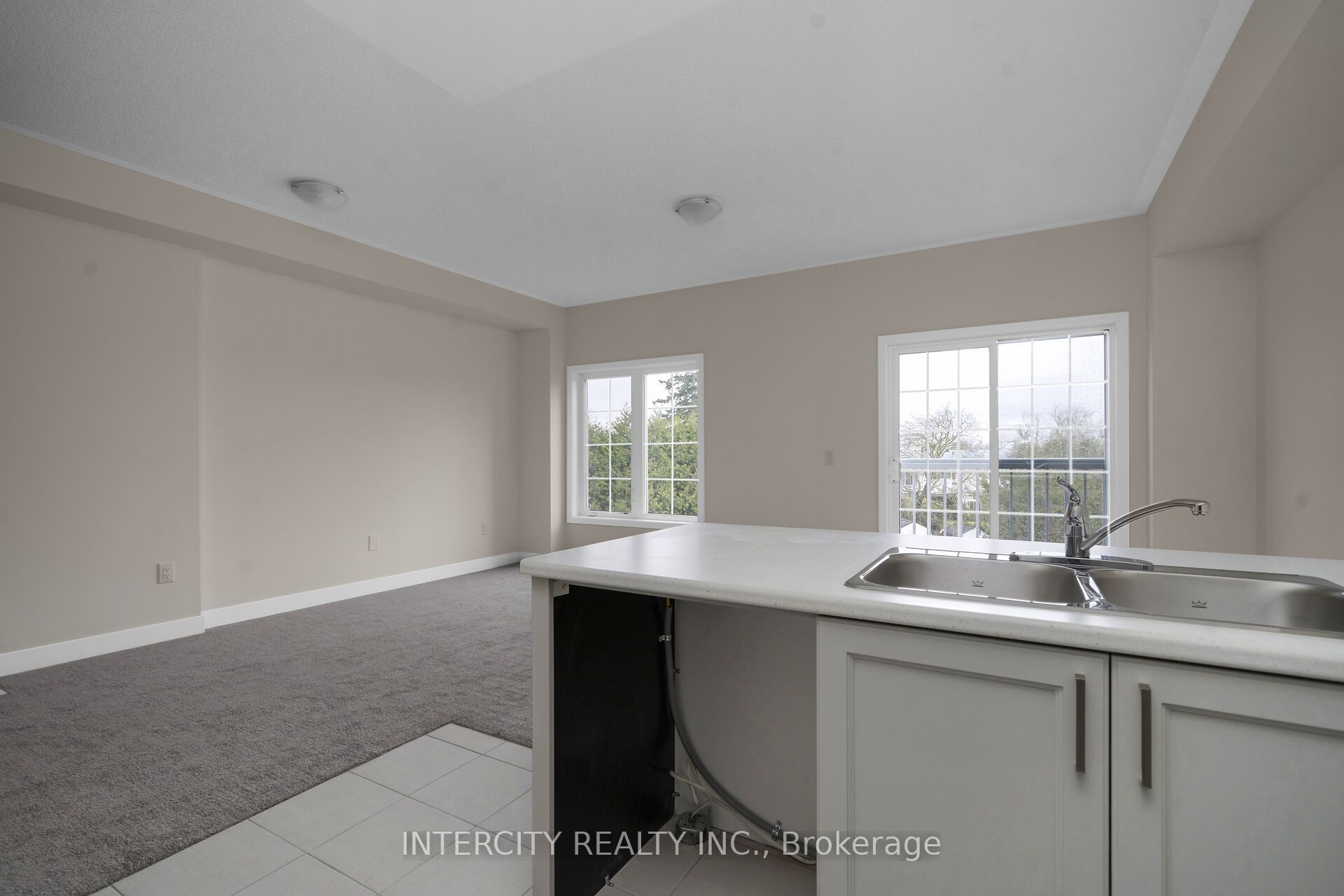 100 Walden Drive Blk 7 Unit 3 Property Photo 11