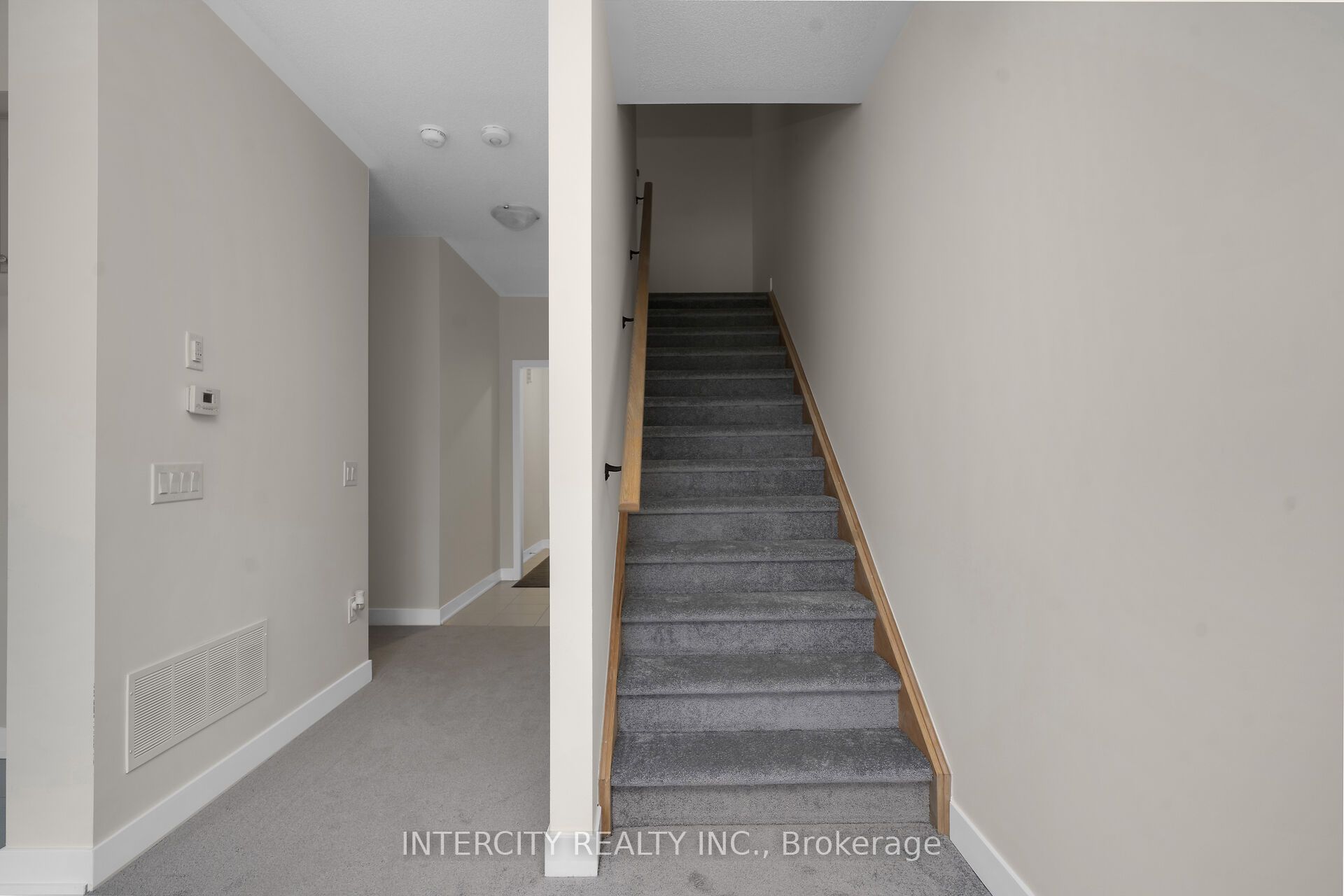 100 Walden Drive Blk 7 Unit 3 Property Photo 13