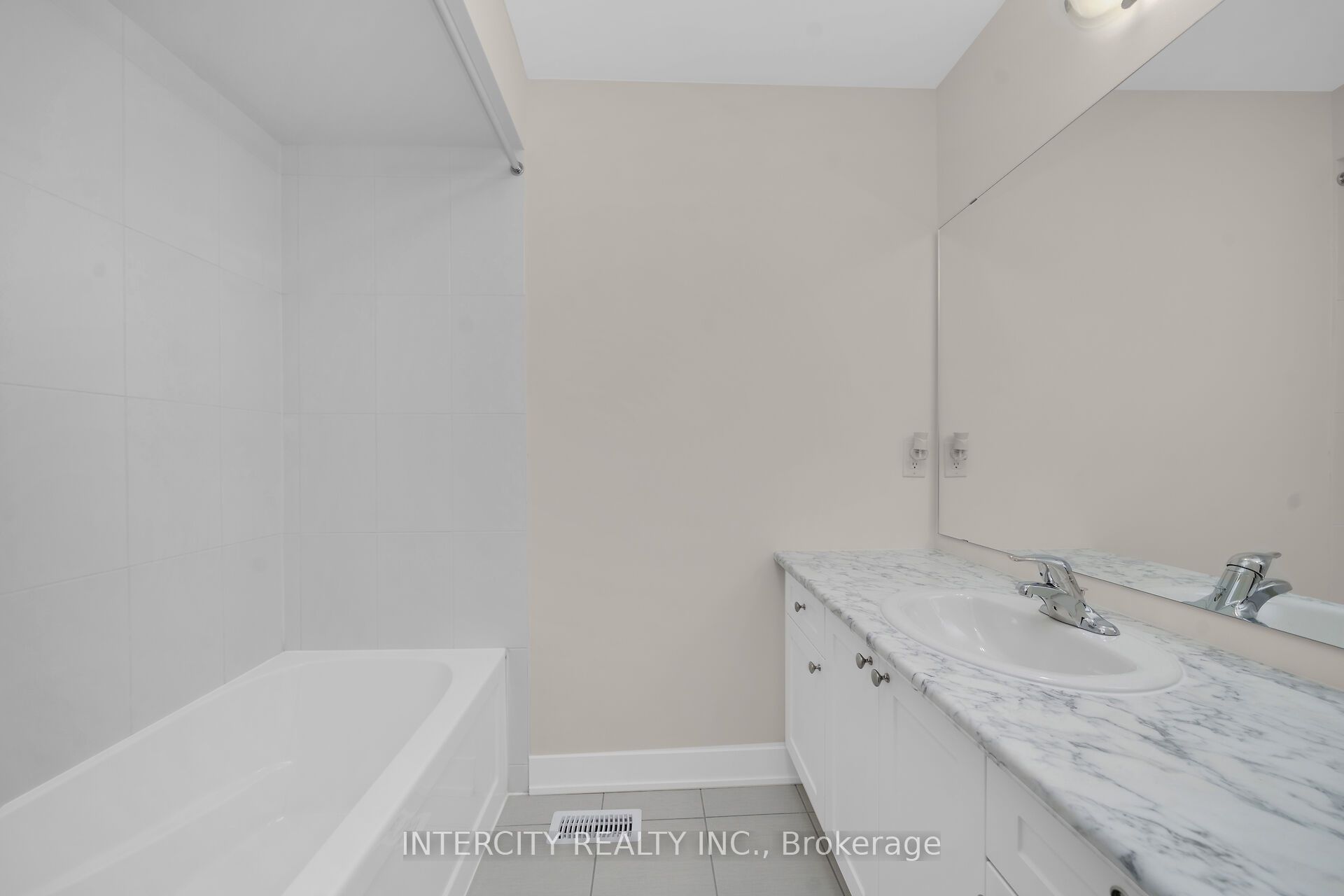100 Walden Drive Blk 7 Unit 3 Property Photo 24