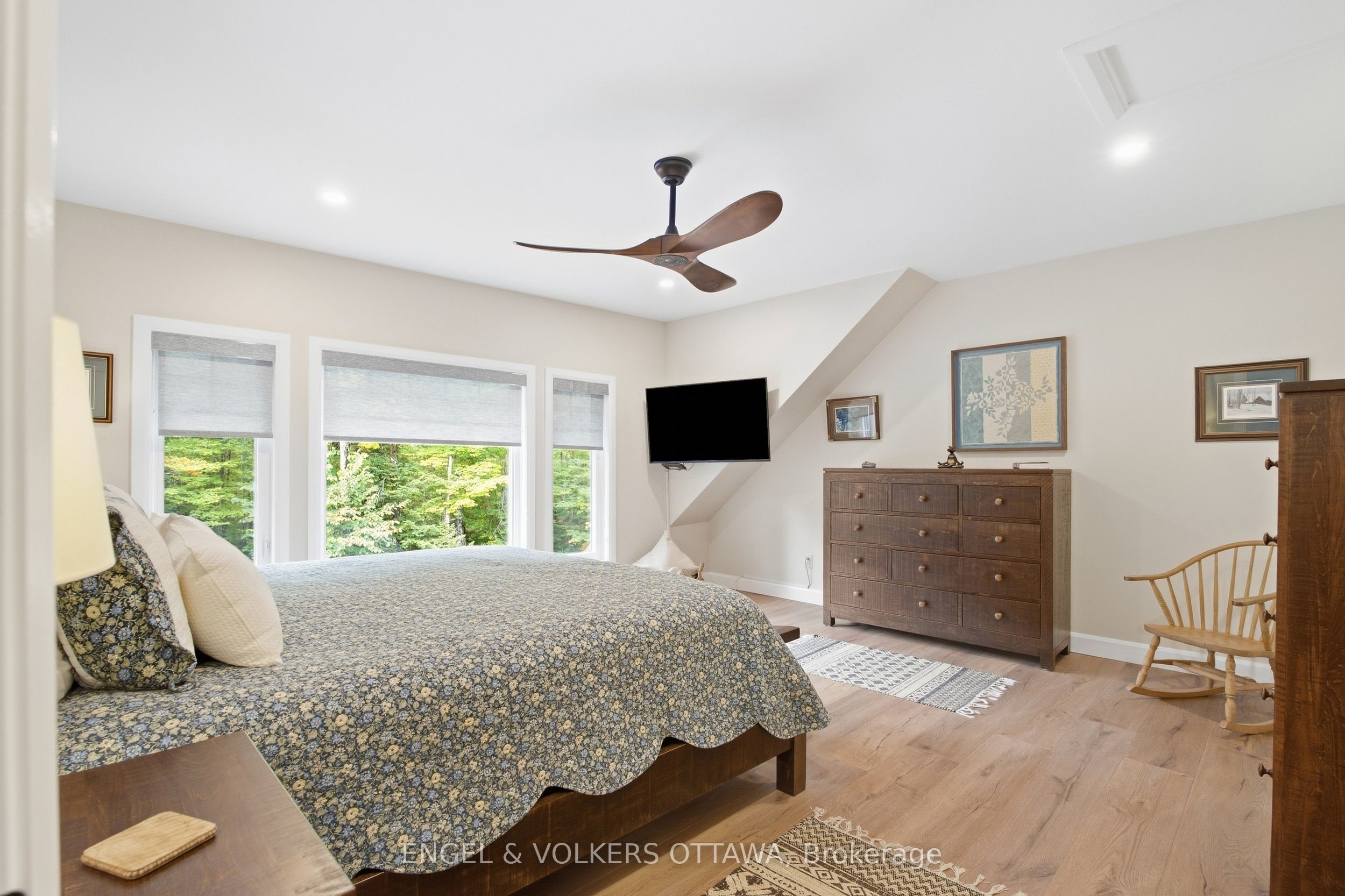 935 Kippen Road Property Photo 24
